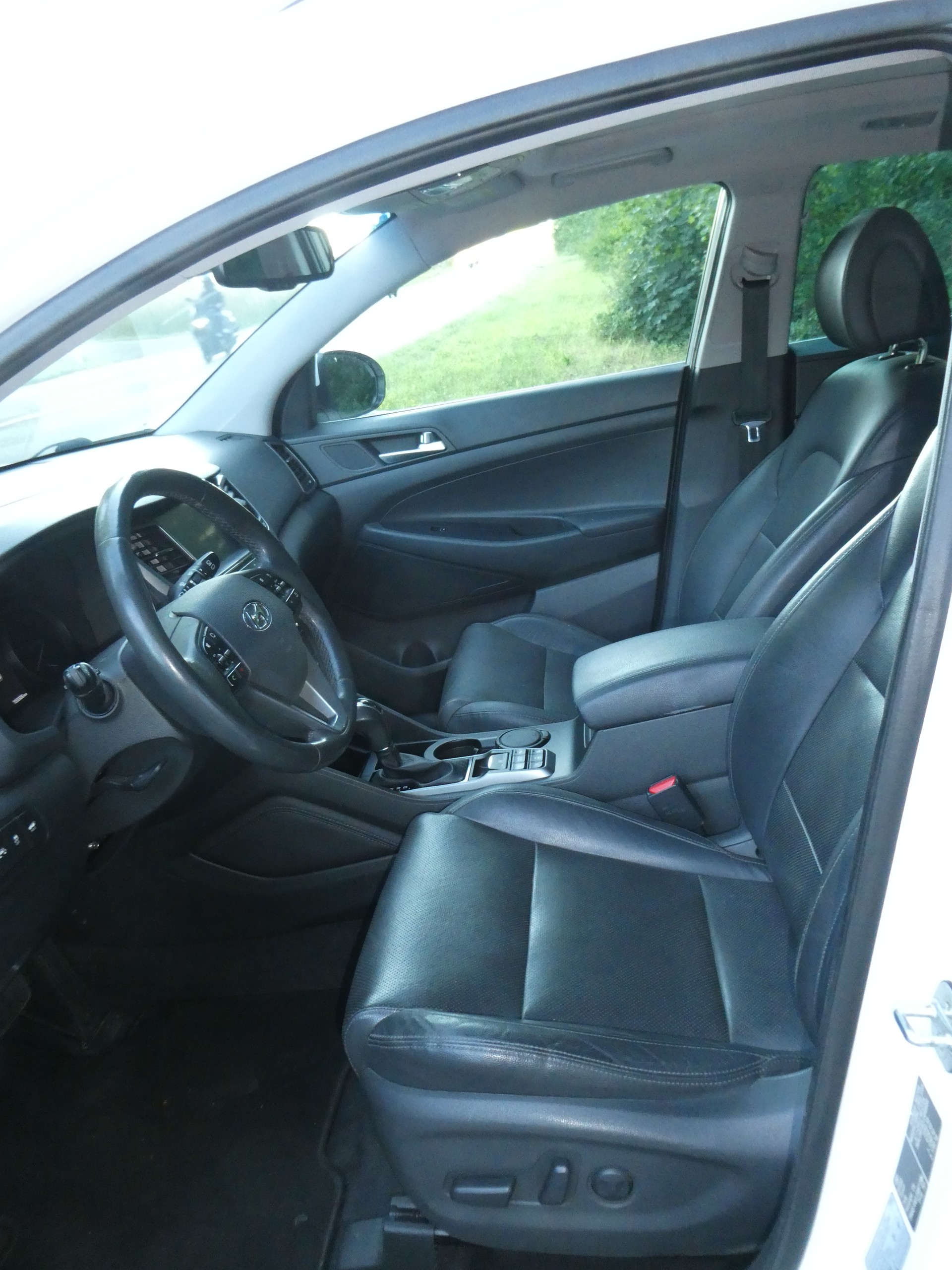 HYUNDAI Tucson 2.0 CRDI Vertex 4WD Automatic-image-9