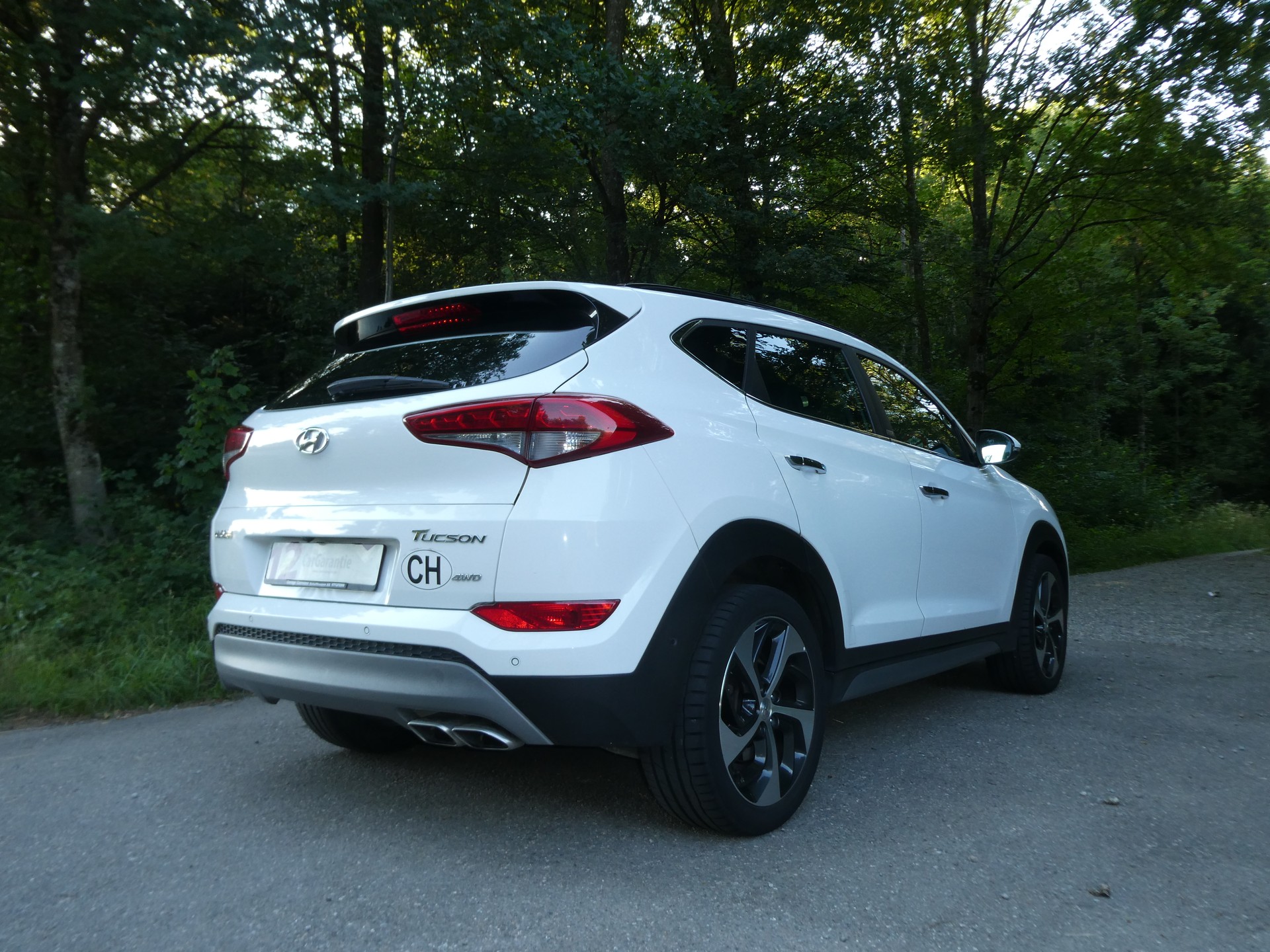 HYUNDAI Tucson 2.0 CRDI Vertex 4WD Automatic-image-3
