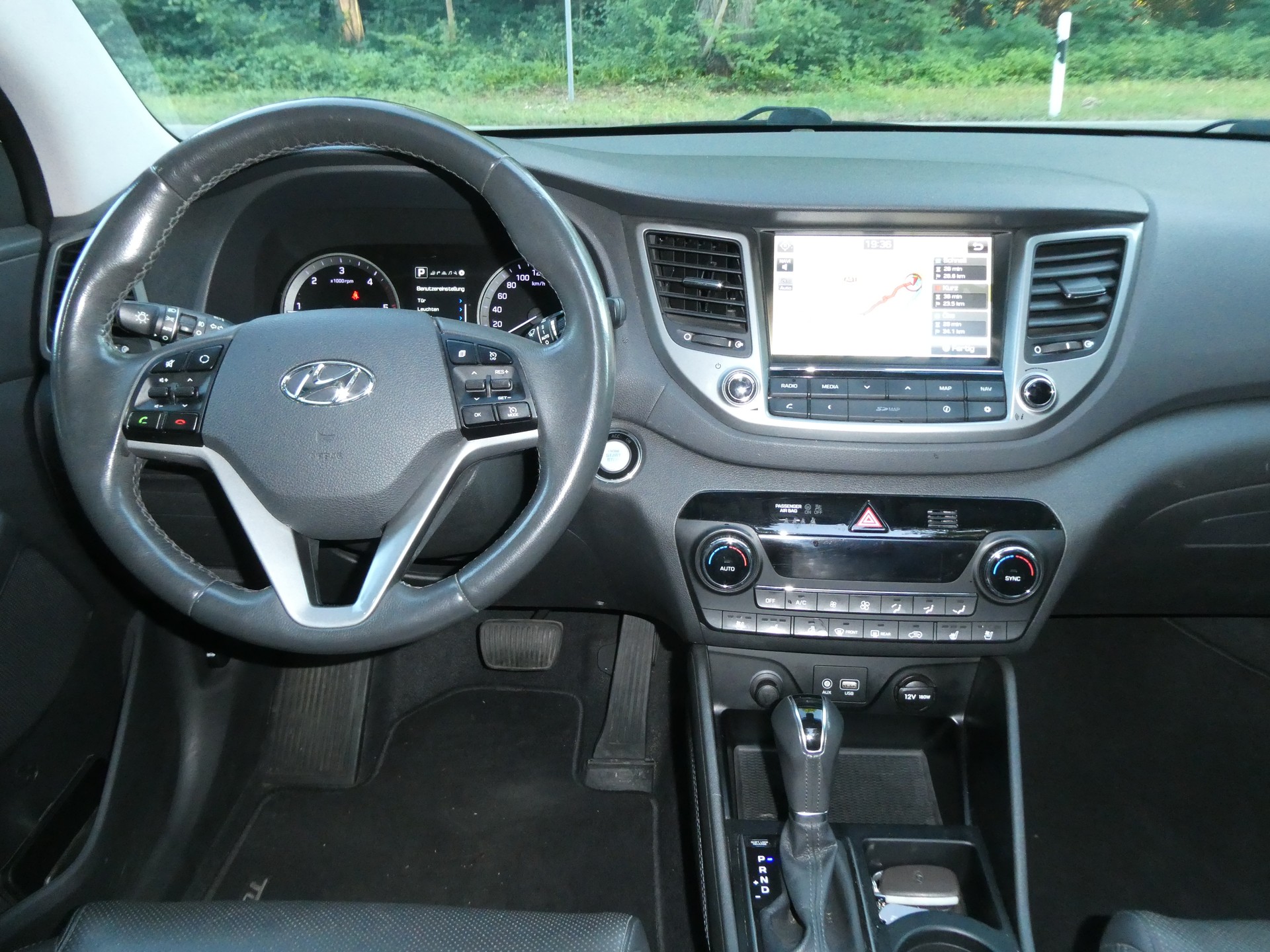 HYUNDAI Tucson 2.0 CRDI Vertex 4WD Automatic-image-8