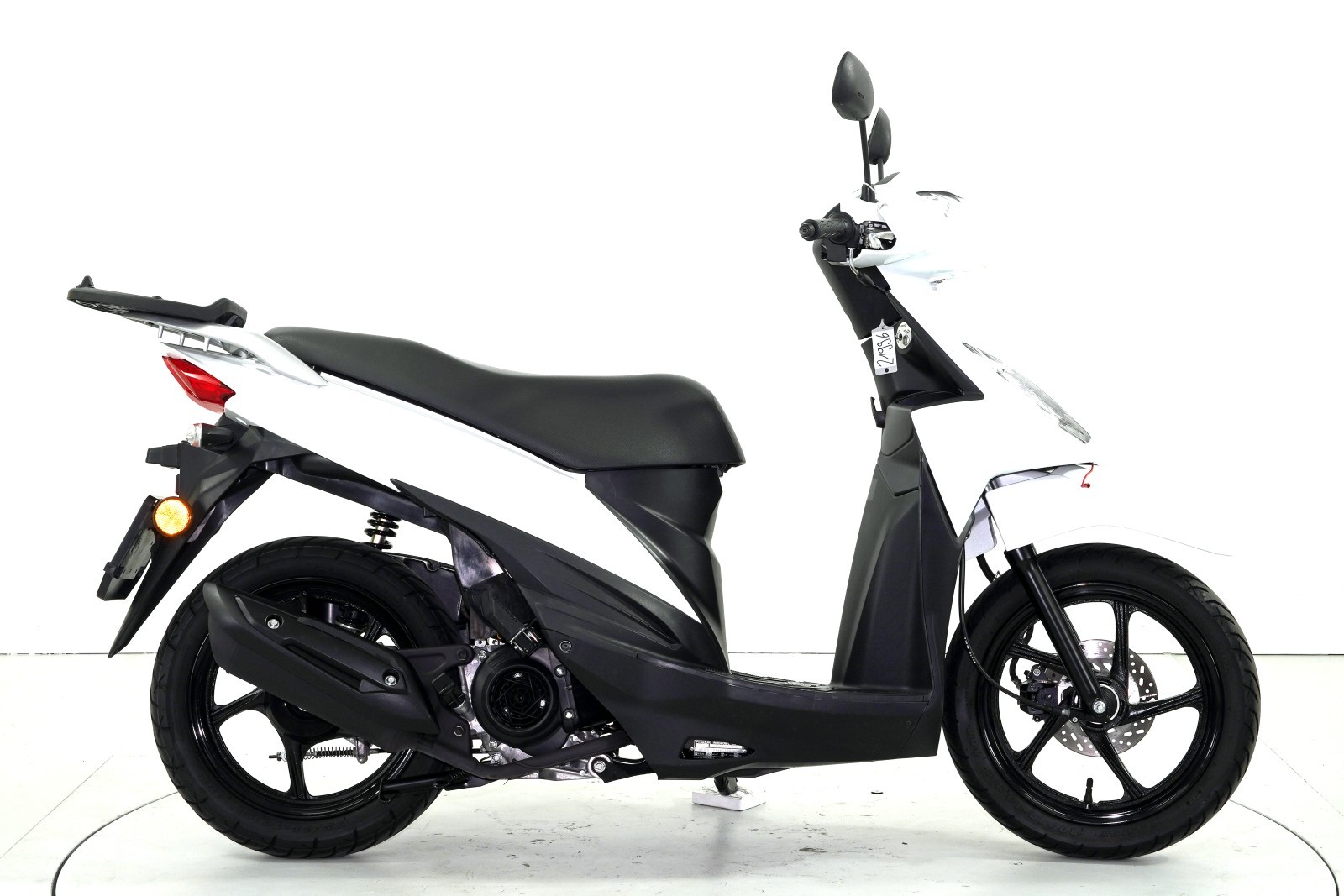 SUZUKI UK 110 ABS-image-3