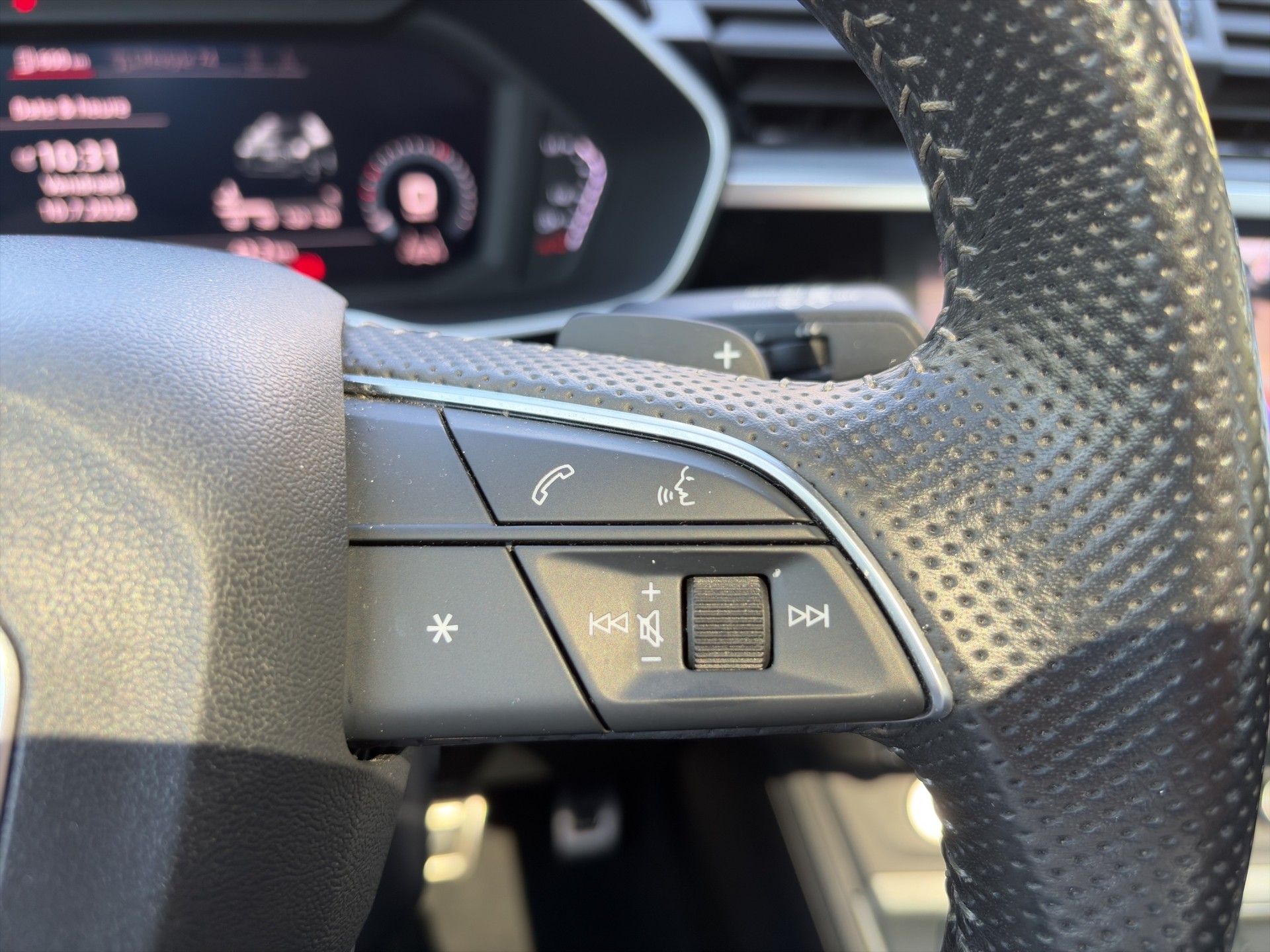 AUDI Q3 45 TFSI S line quattro S-tronic-image-18