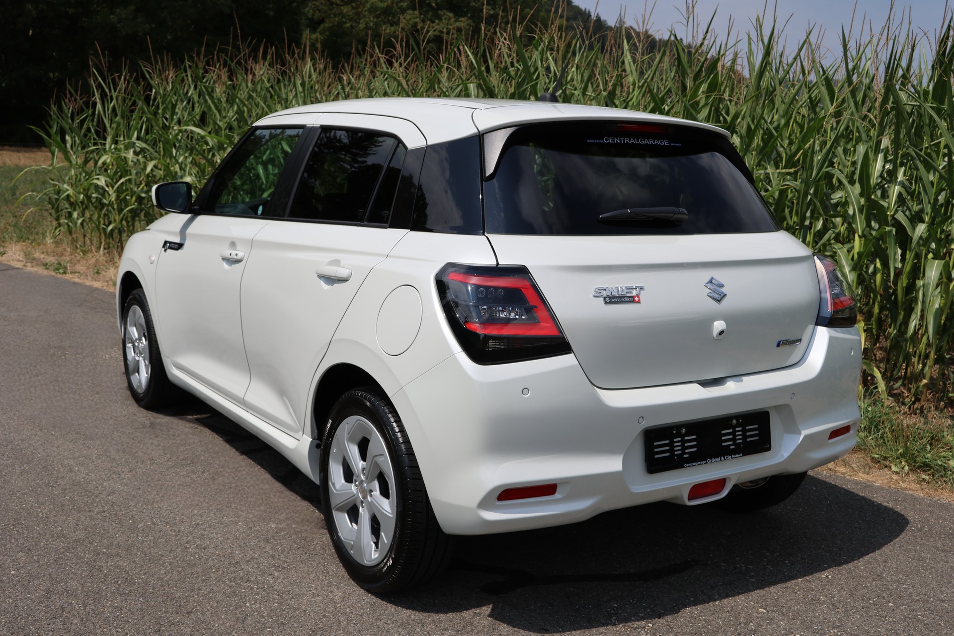 SUZUKI Swift 1.2i Sakura Hybrid 4x4-showroom-element-2
