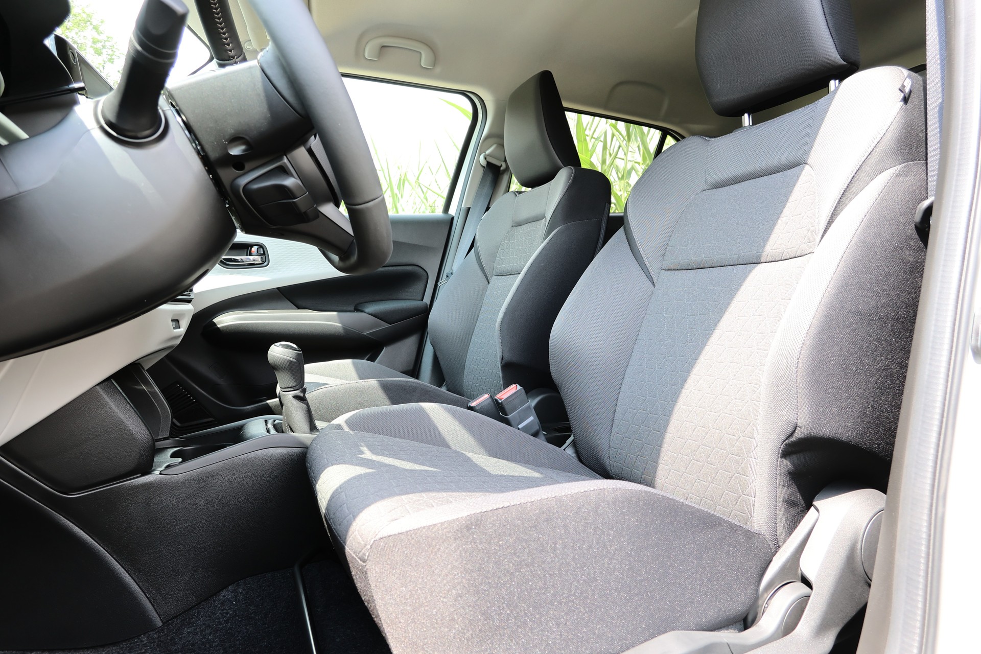 SUZUKI Swift 1.2i Sakura Hybrid 4x4-image-11
