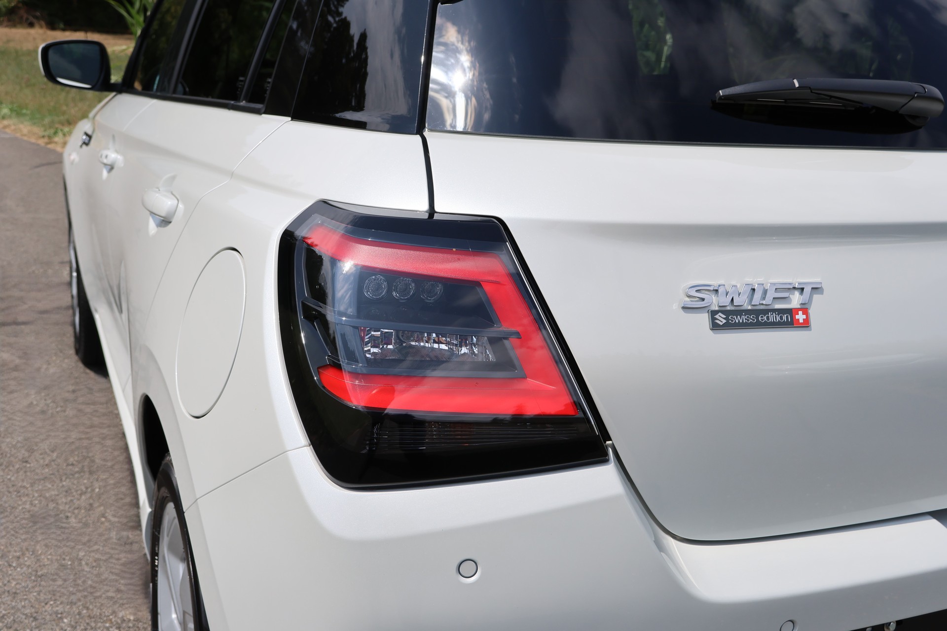 SUZUKI Swift 1.2i Sakura Hybrid 4x4-image-17