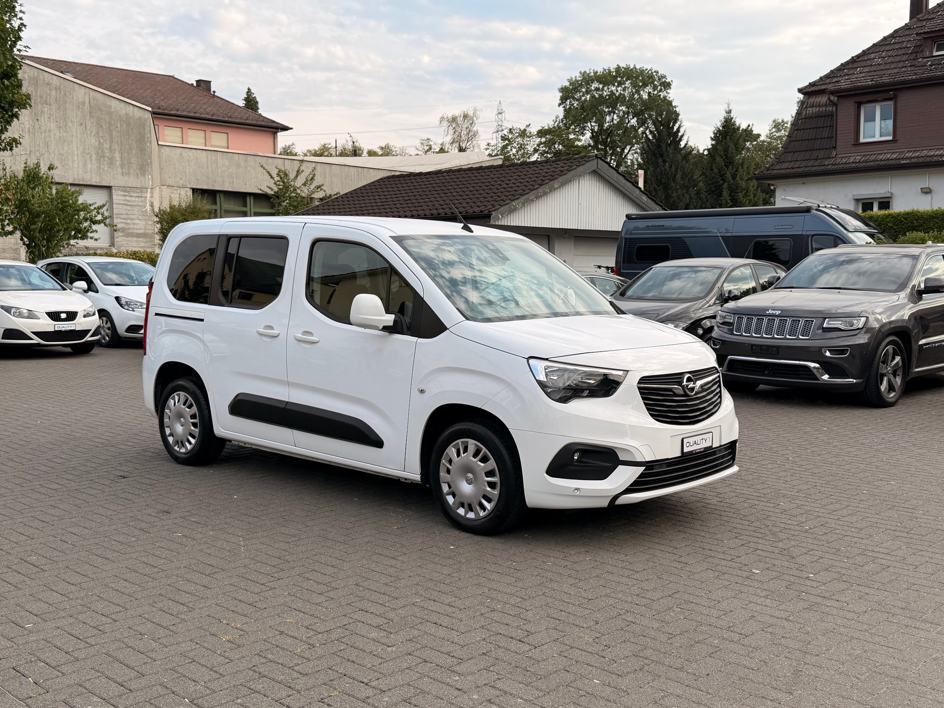 OPEL Combo Life 1.2 Enjoy-showroom-element-1