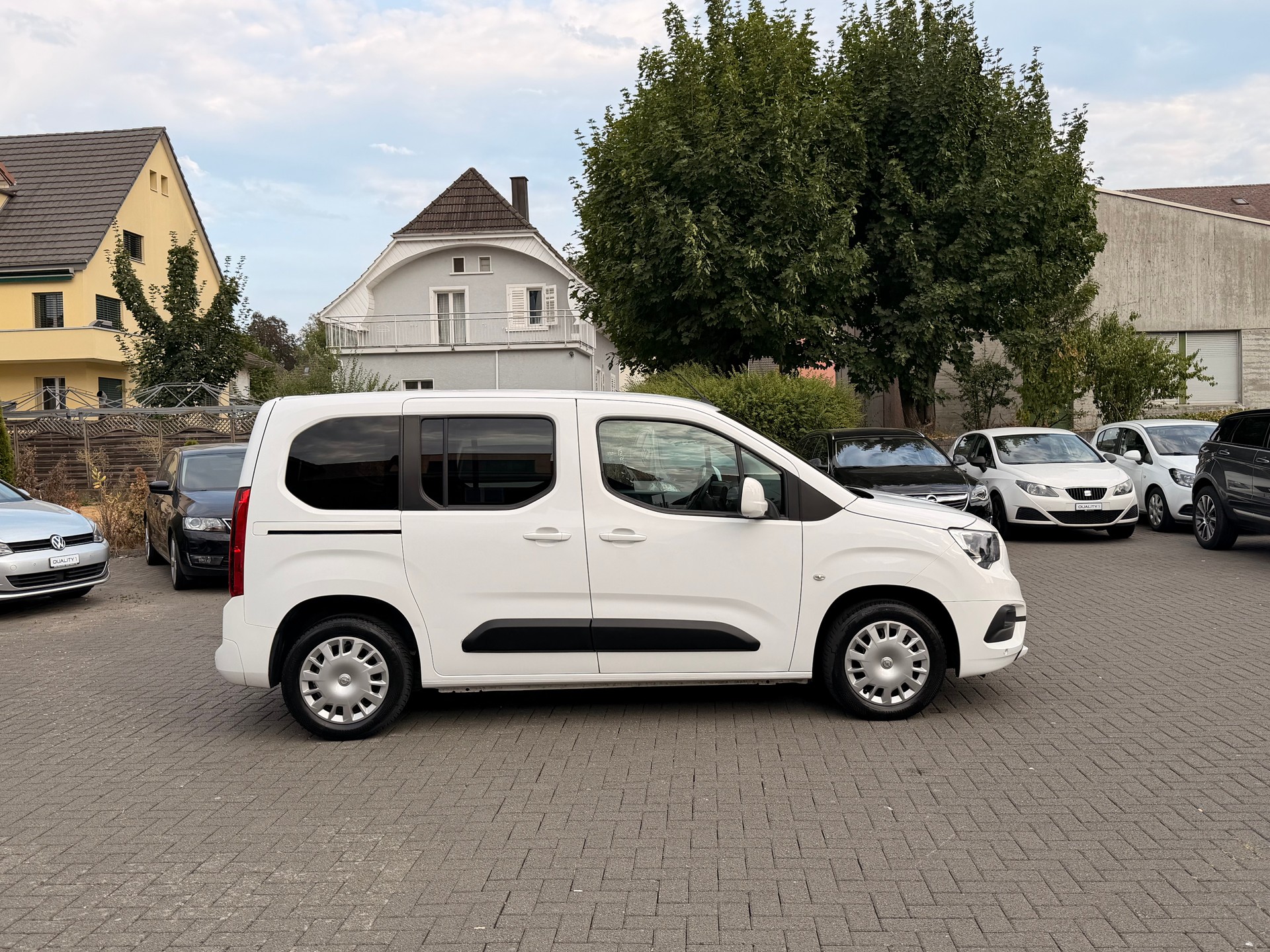 OPEL Combo Life 1.2 Enjoy-showroom-element-2