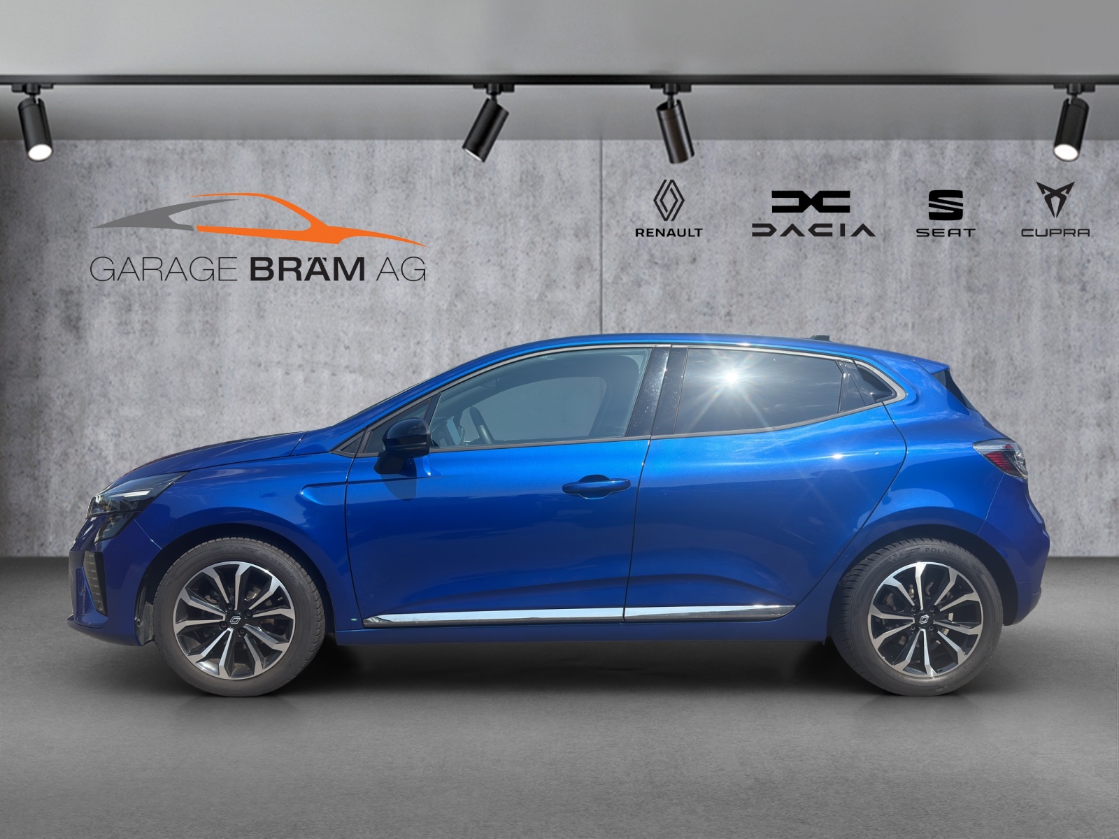 RENAULT Clio 1.0 Techno X-Tronic-showroom-element-2