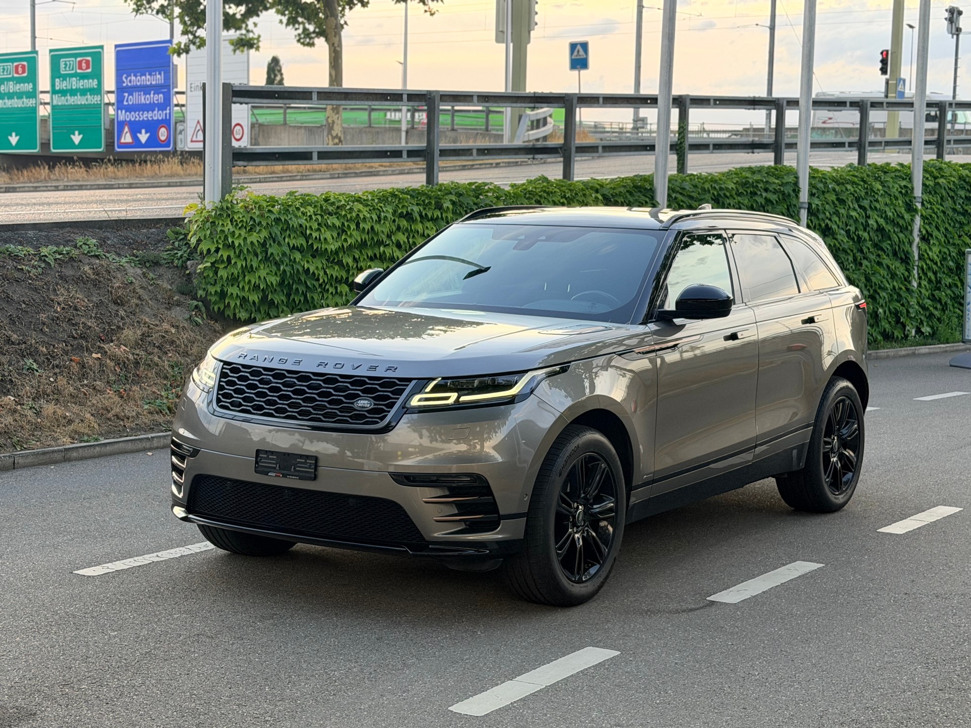 LAND ROVER Range Rover Velar R-Dynamic P 250 Automatic-image-1