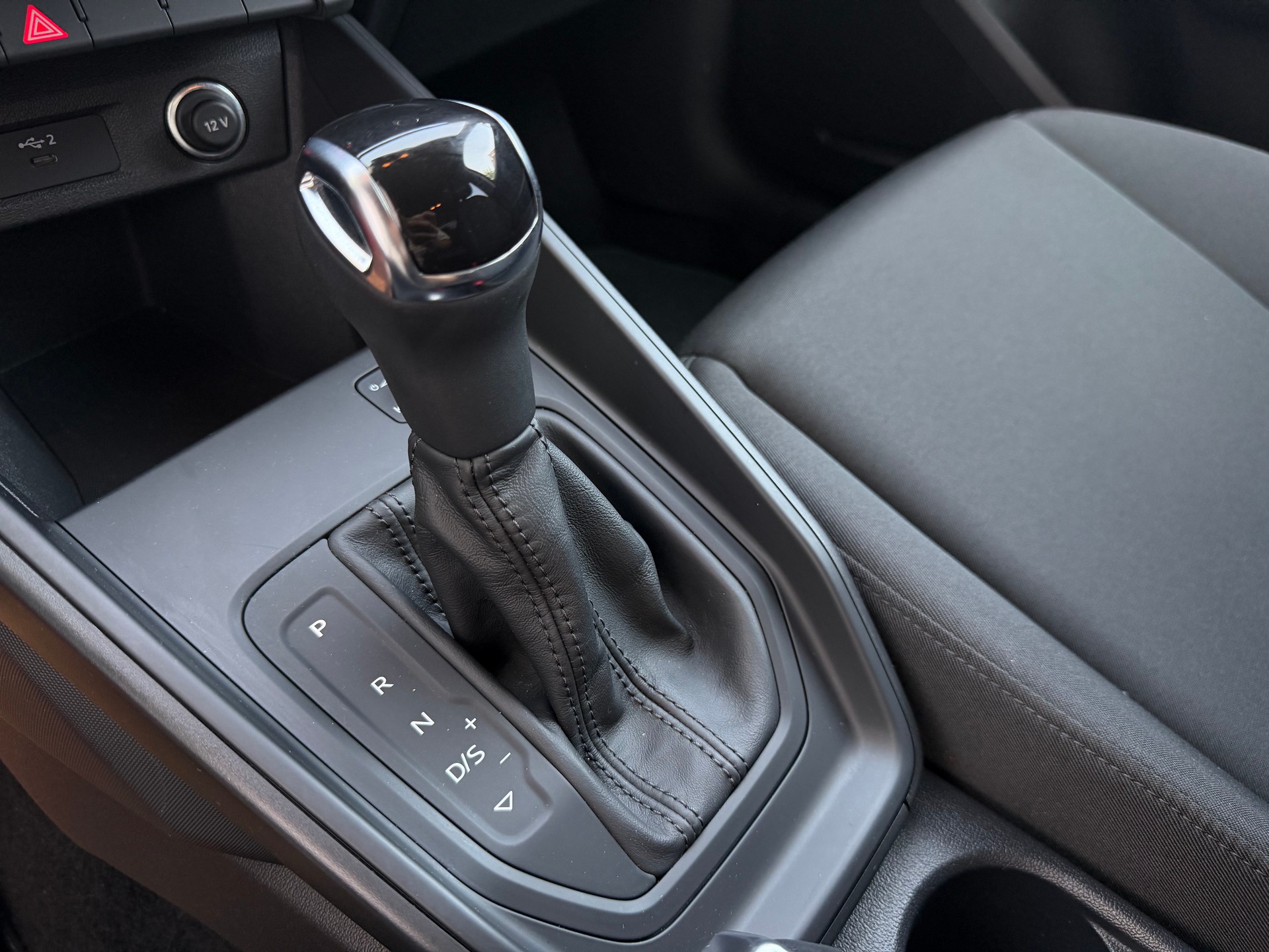 AUDI A1 Sportback 35 TFSI S Line S-tronic-image-25