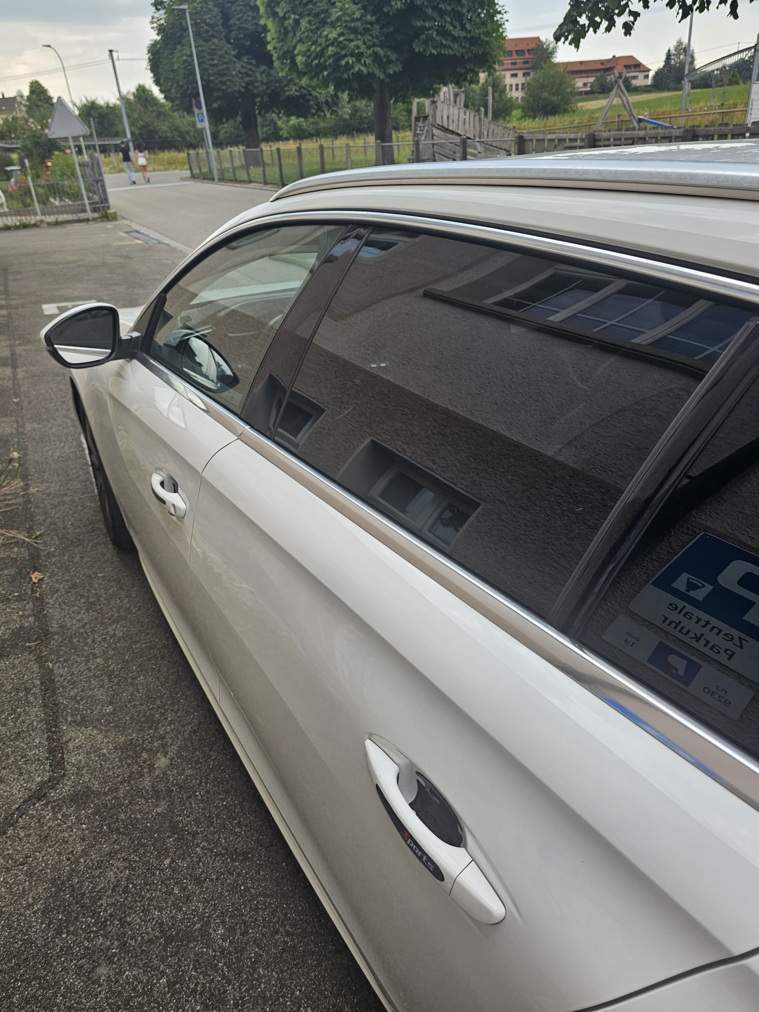 PEUGEOT 508 SW 1.6 Pure Tech Allure EAT8-image-5