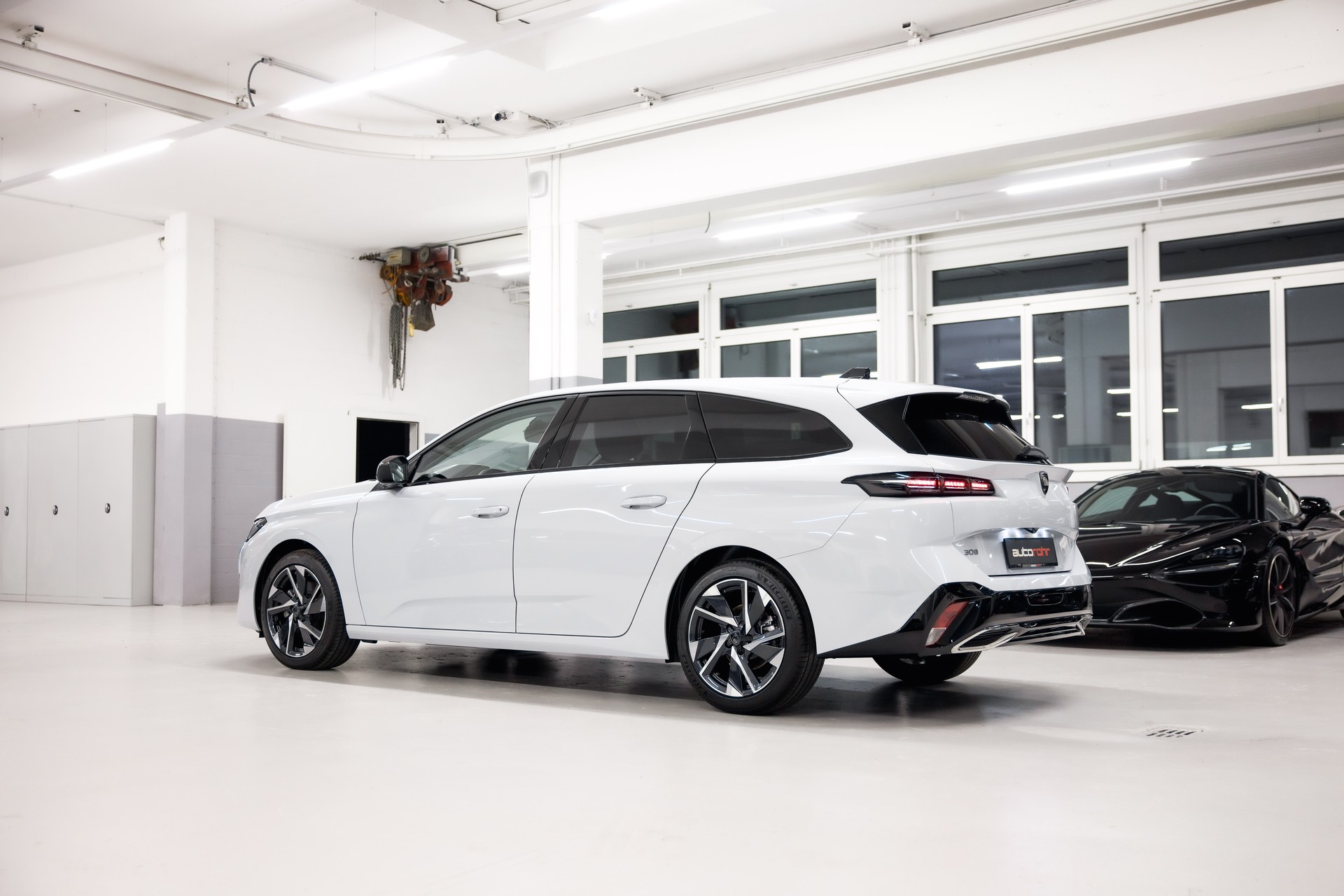 PEUGEOT 308 SW 1.5 BlueHDI Allure EAT8-image-7