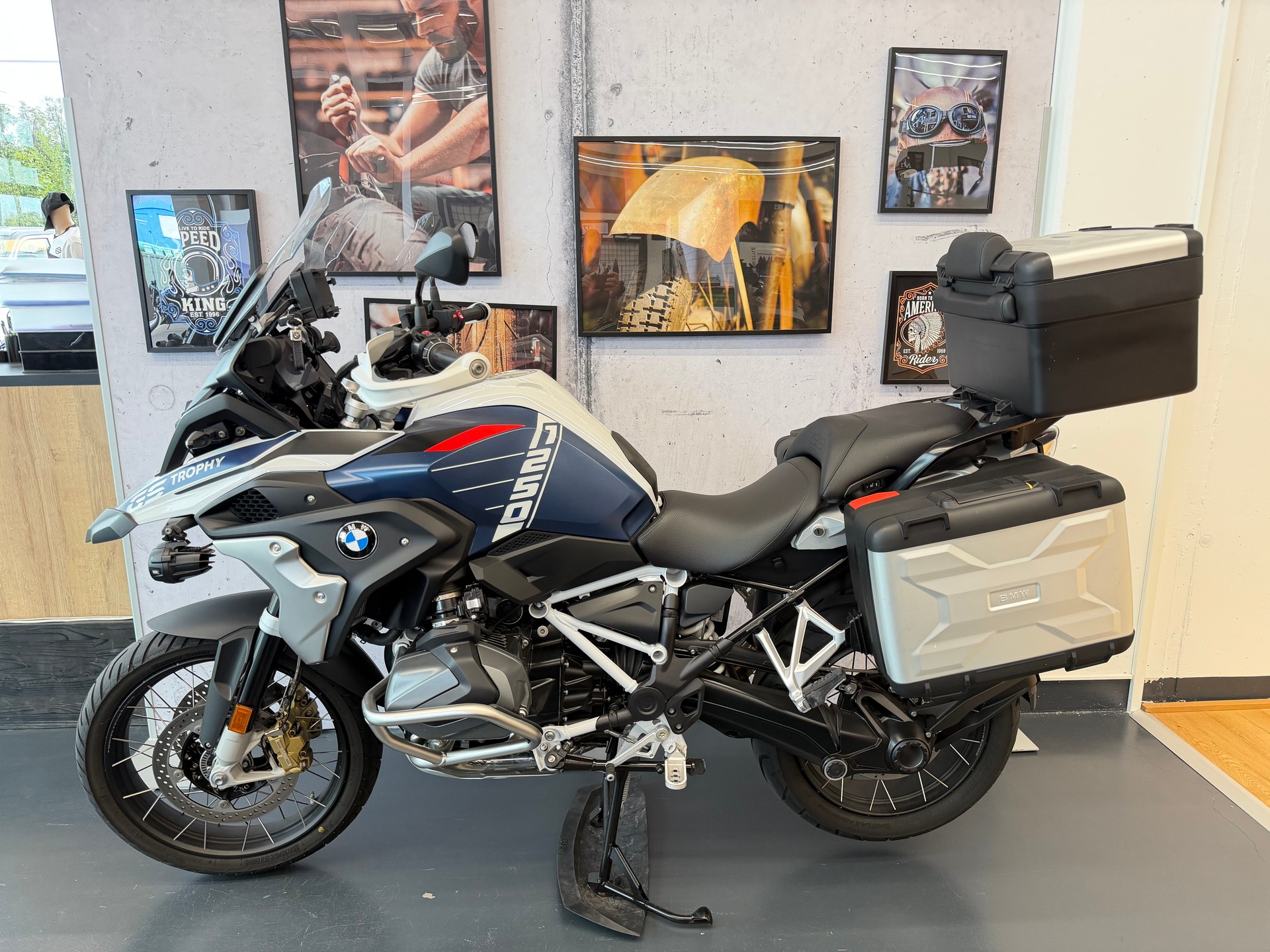 BMW R 1250 GS Adventure Trophy EDITION-showroom-element-3