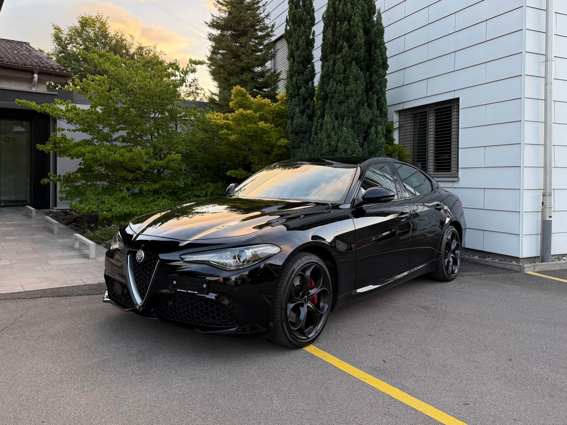 ALFA ROMEO Giulia 2.0 Veloce Q4 Automatic ALLBLACK *Top-Ausstattung*Servicegepflegt*Garantie*-image-1