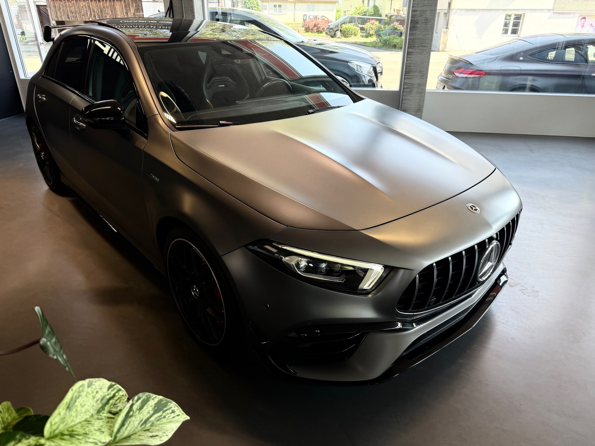 MERCEDES-BENZ A AMG 45 S 4Matic+ 8G-DCT-showroom-element-2