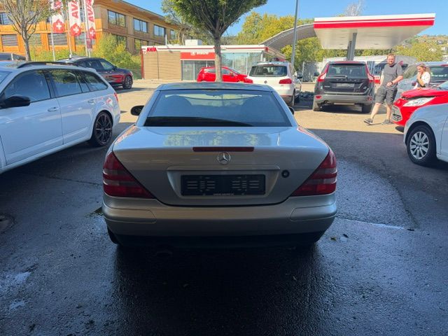 MERCEDES-BENZ SLK 200-image-12