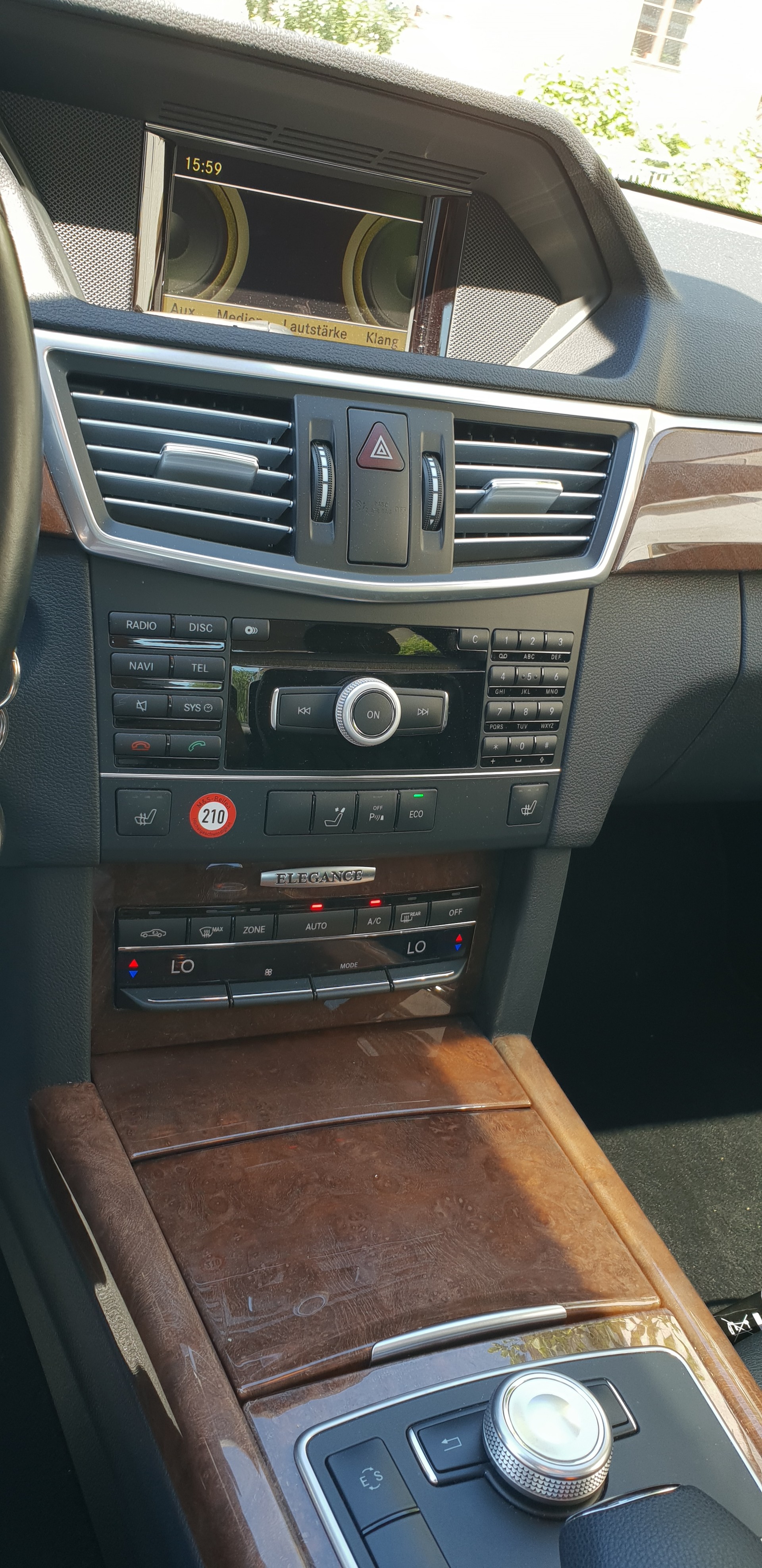 MERCEDES-BENZ E 250