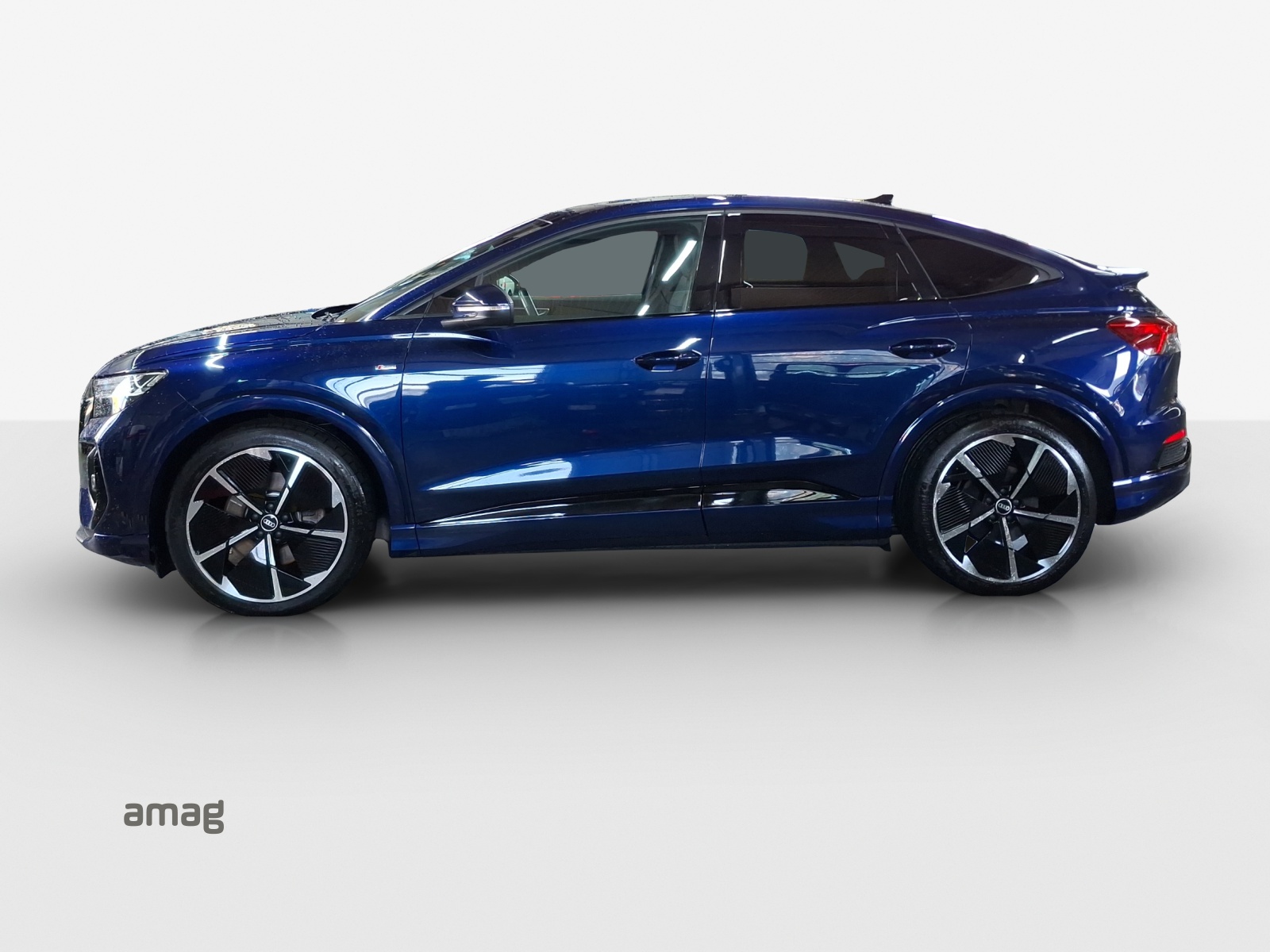 AUDI Q4 Sportback e-tron 50 quattro-showroom-element-1