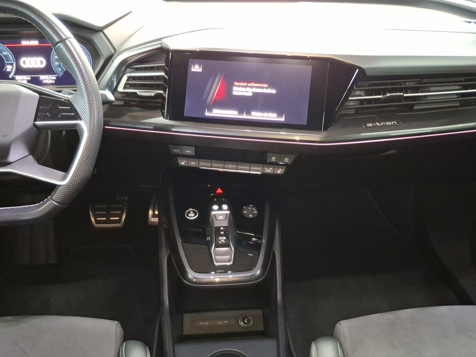 AUDI Q4 Sportback e-tron 50 quattro-image-11