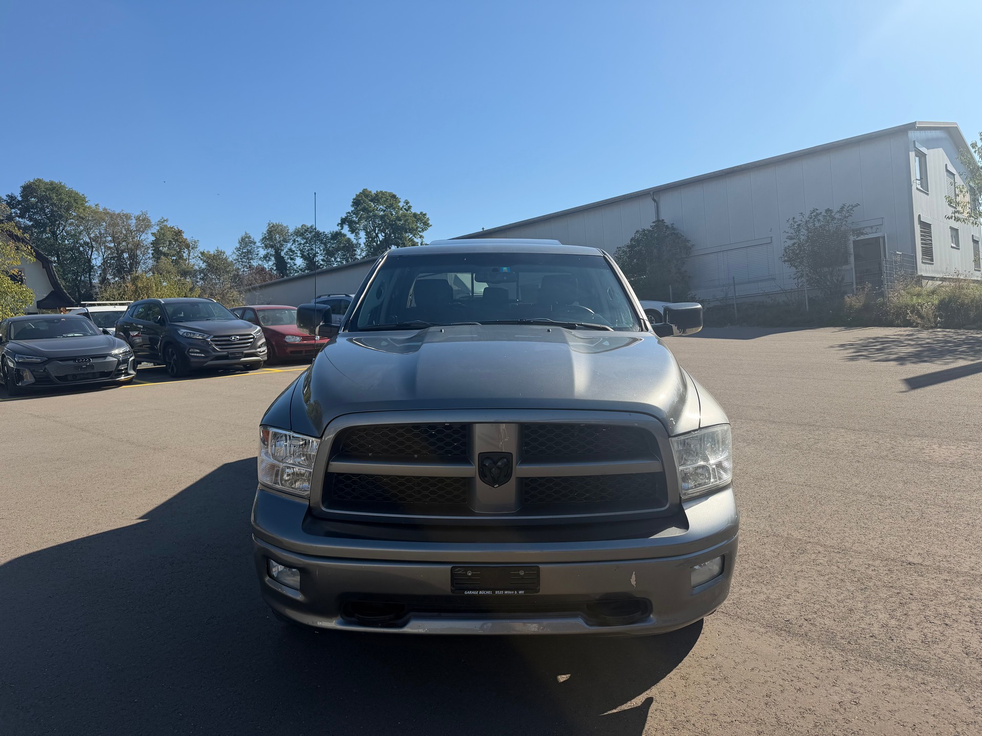 DODGE Ram 1500 Laremie Hemi 5.7 V8-showroom-element-2