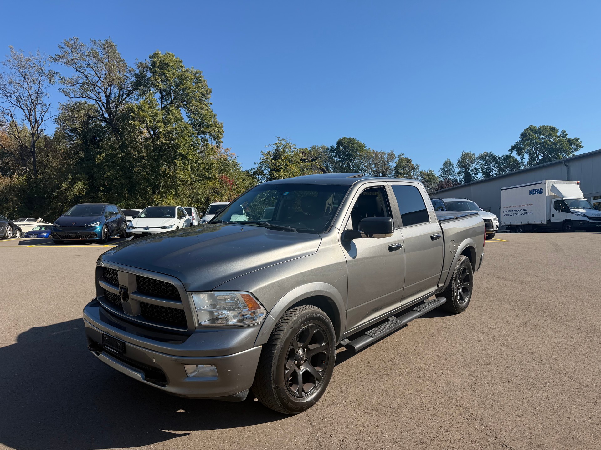 DODGE Ram 1500 Laremie Hemi 5.7 V8-showroom-element-1