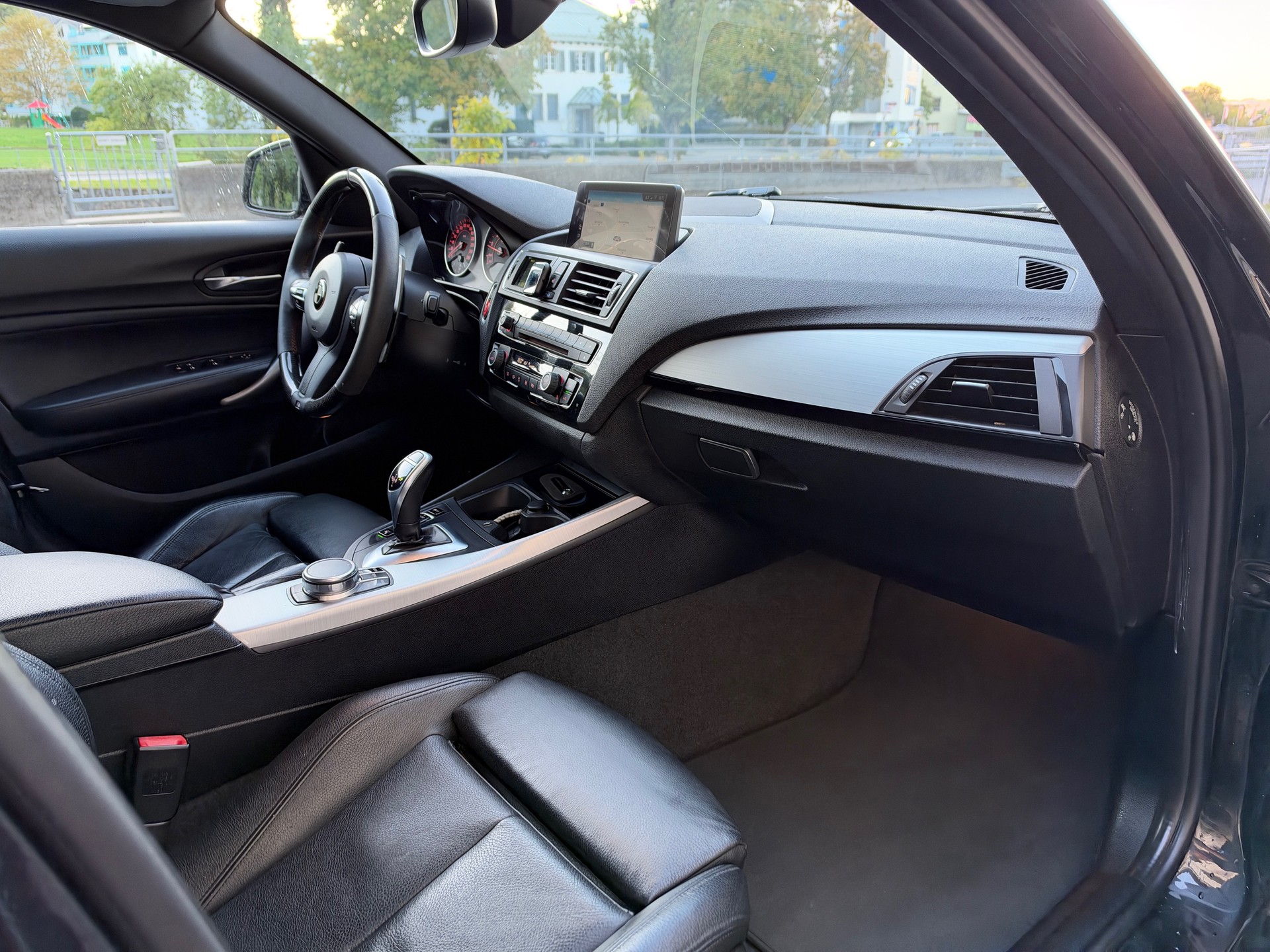 BMW M140i xDrive Steptronic-image-6