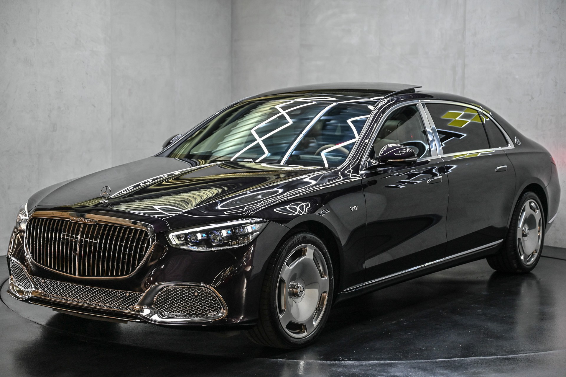 MERCEDES-BENZ S 680 Maybach V12 4matic 9G-Tronic-showroom-element-2
