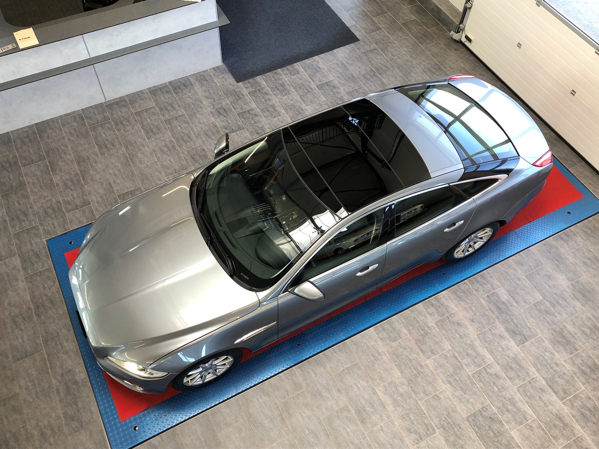 JAGUAR XJ 3.0d V6 Luxury Automatic-image-26