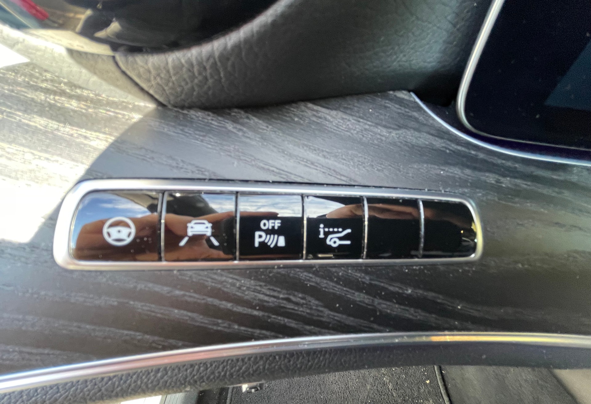 MERCEDES-BENZ E 400 AMG Line 4 Matic 9G-Tronic-image-9