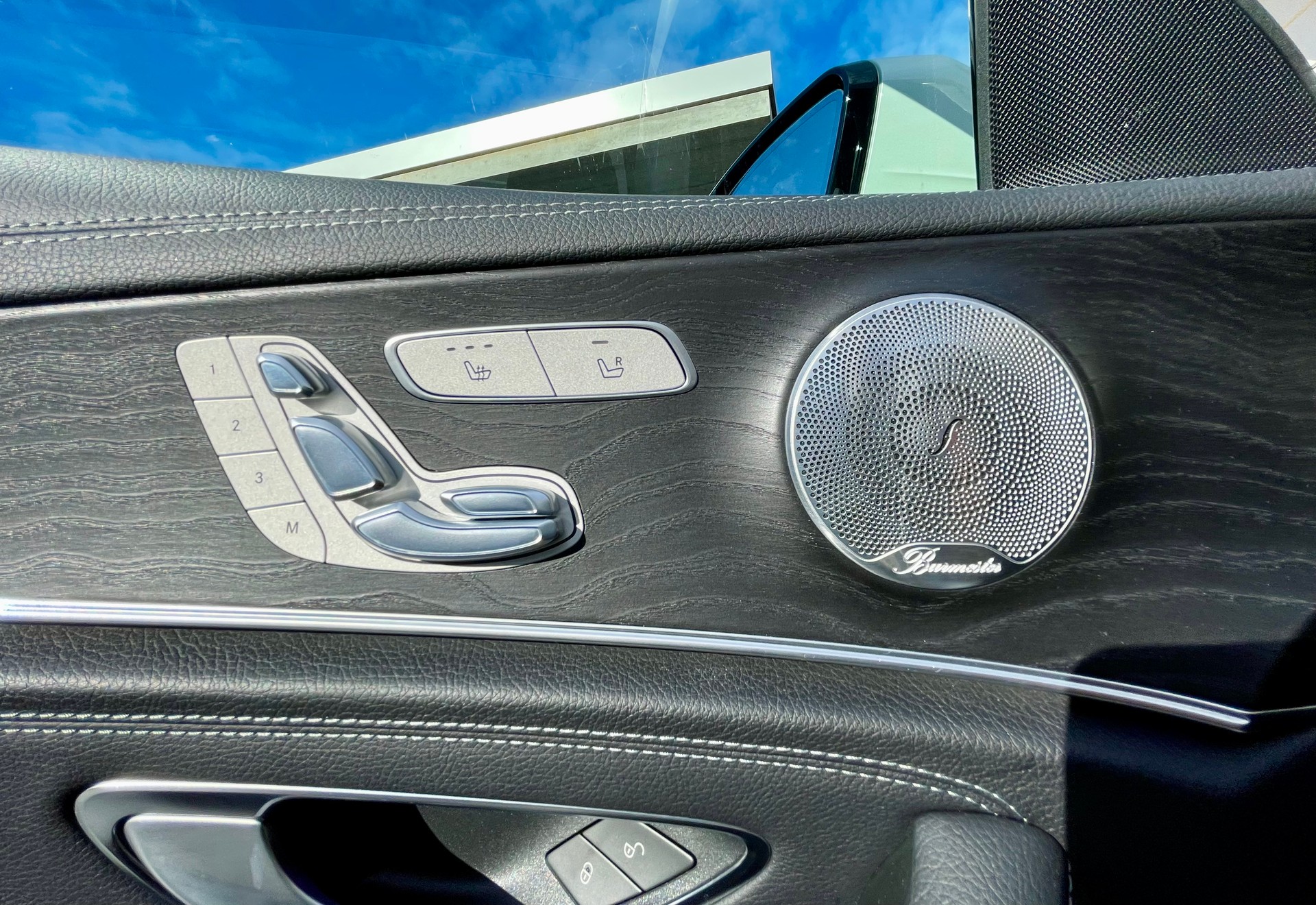 MERCEDES-BENZ E 400 AMG Line 4 Matic 9G-Tronic-image-8