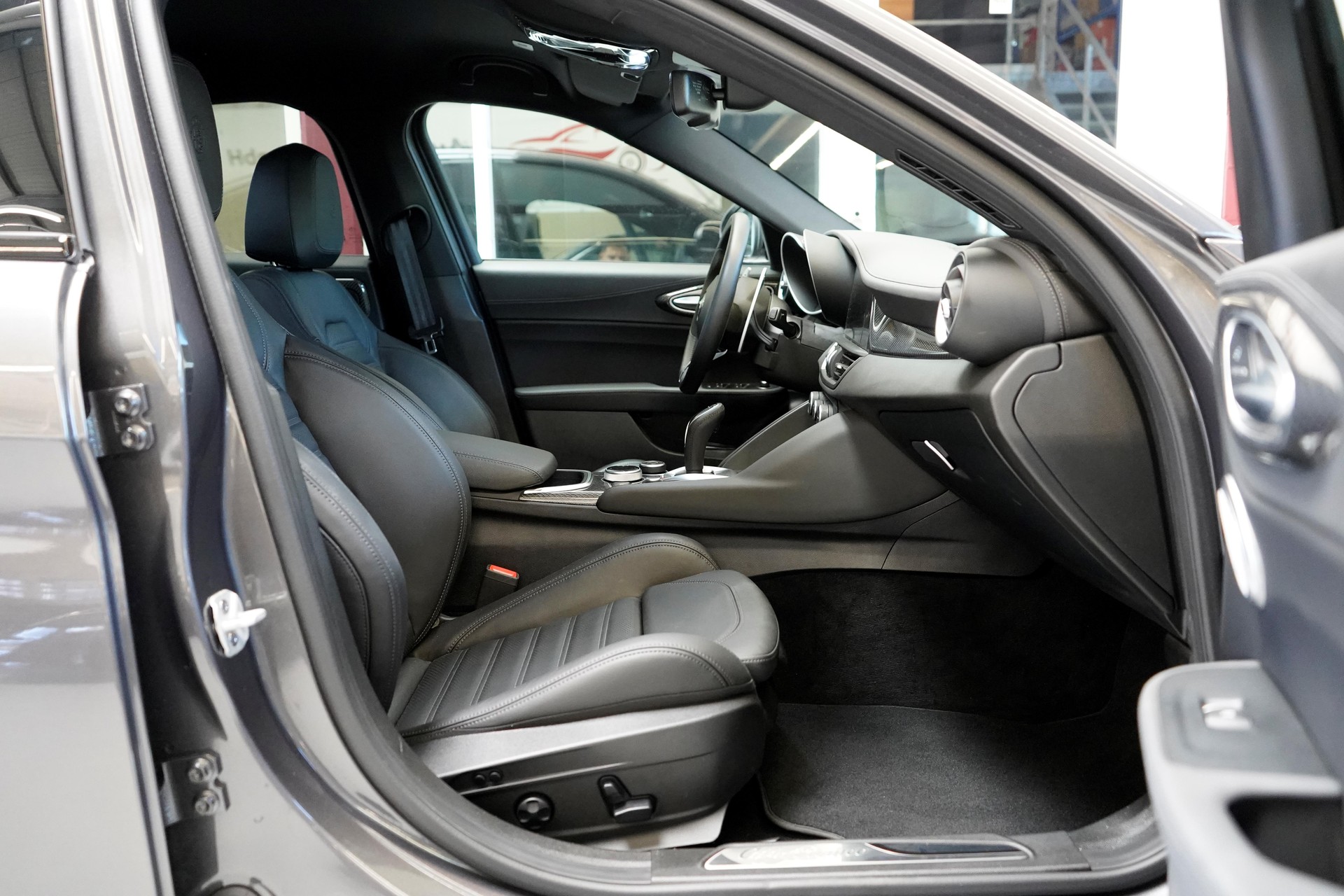 ALFA ROMEO Giulia 2.9 V6 Quadrifoglio-image-12