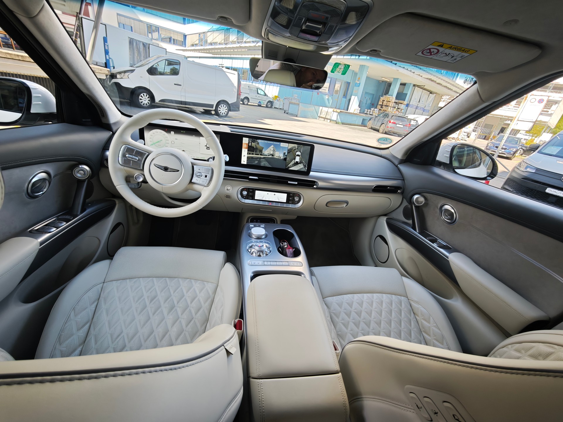 GENESIS GV60 77.4 kWh Sport AWD-image-9