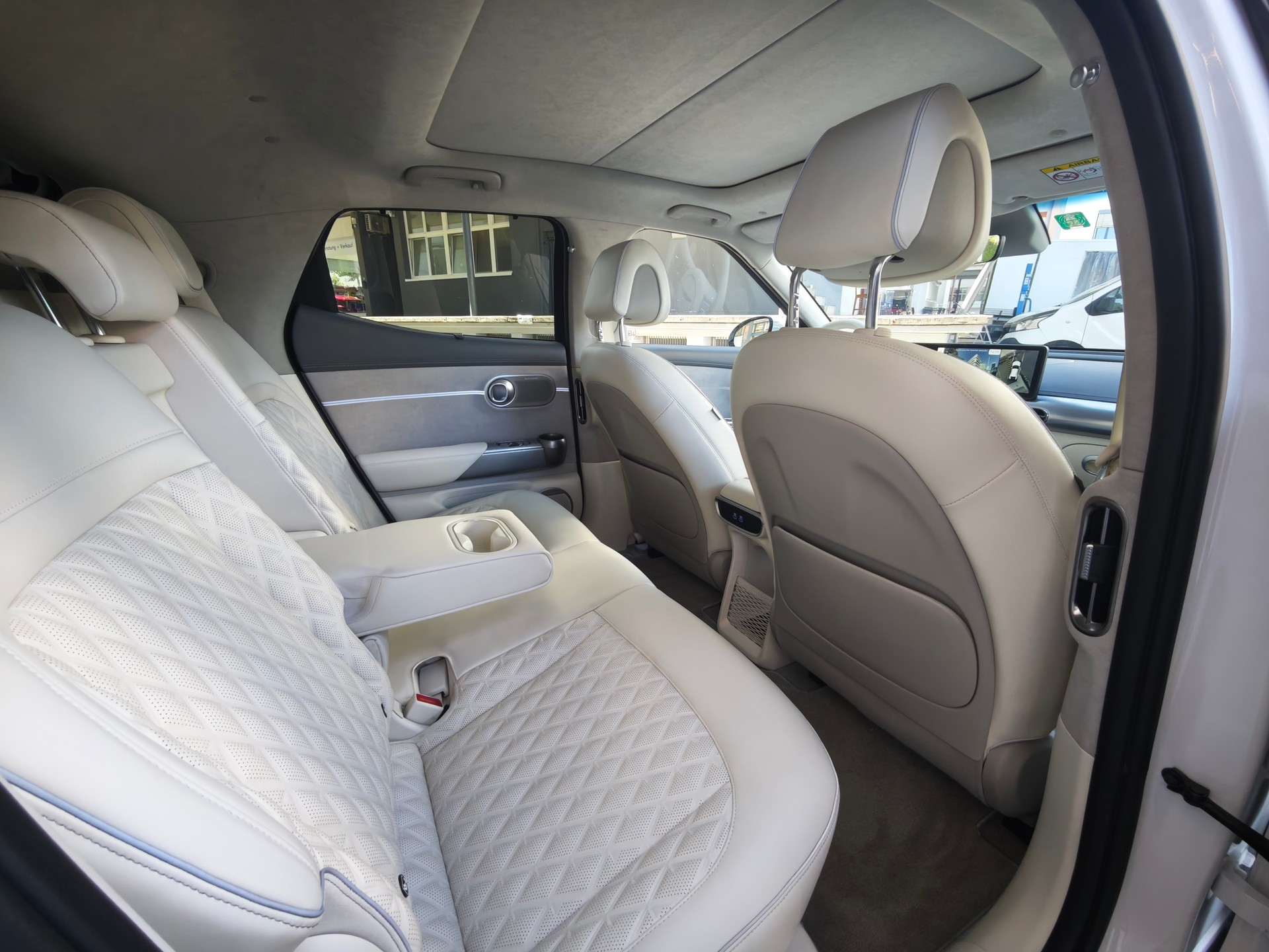 GENESIS GV60 77.4 kWh Sport AWD-image-13