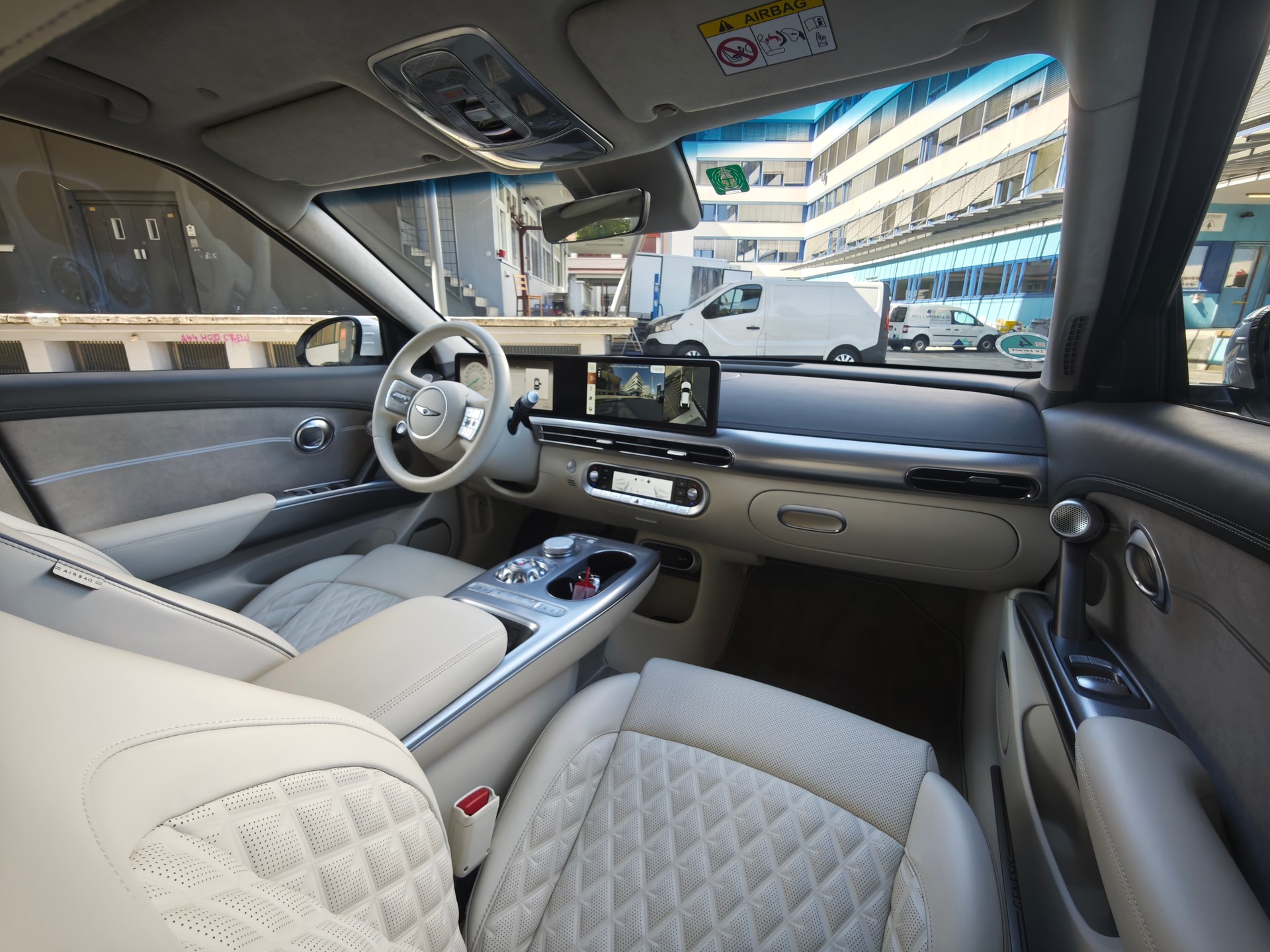 GENESIS GV60 77.4 kWh Sport AWD-image-10