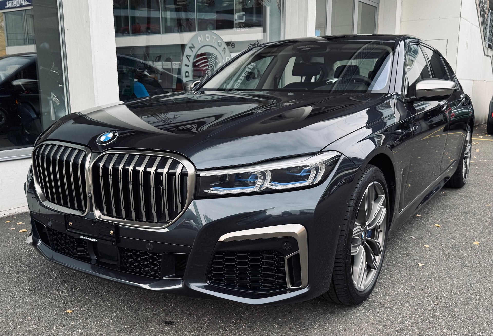 BMW M760Li xDrive Sport Getriebe-image-5
