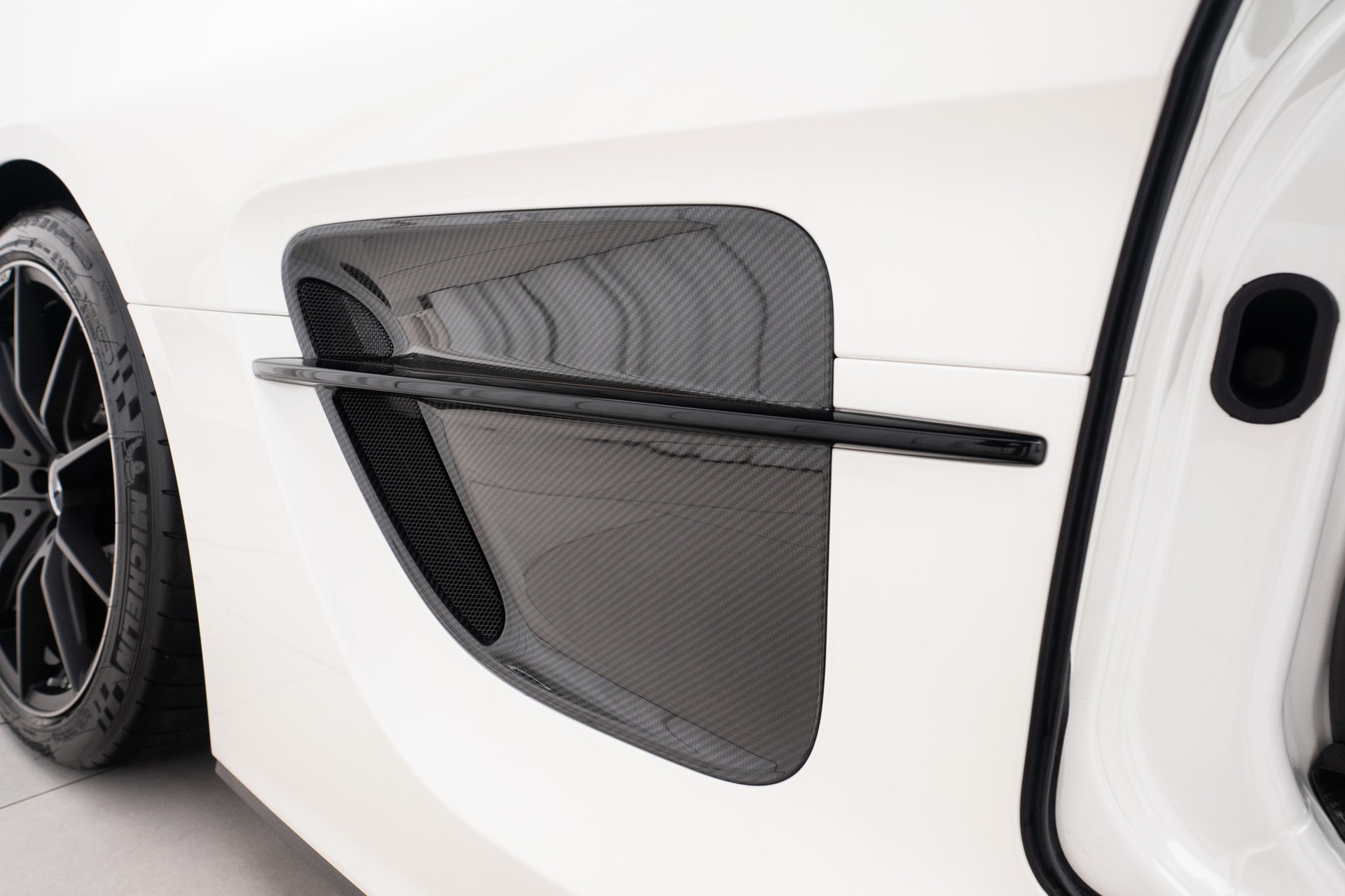 MERCEDES-BENZ SLS 63 AMG BLACK SERIES-image-18
