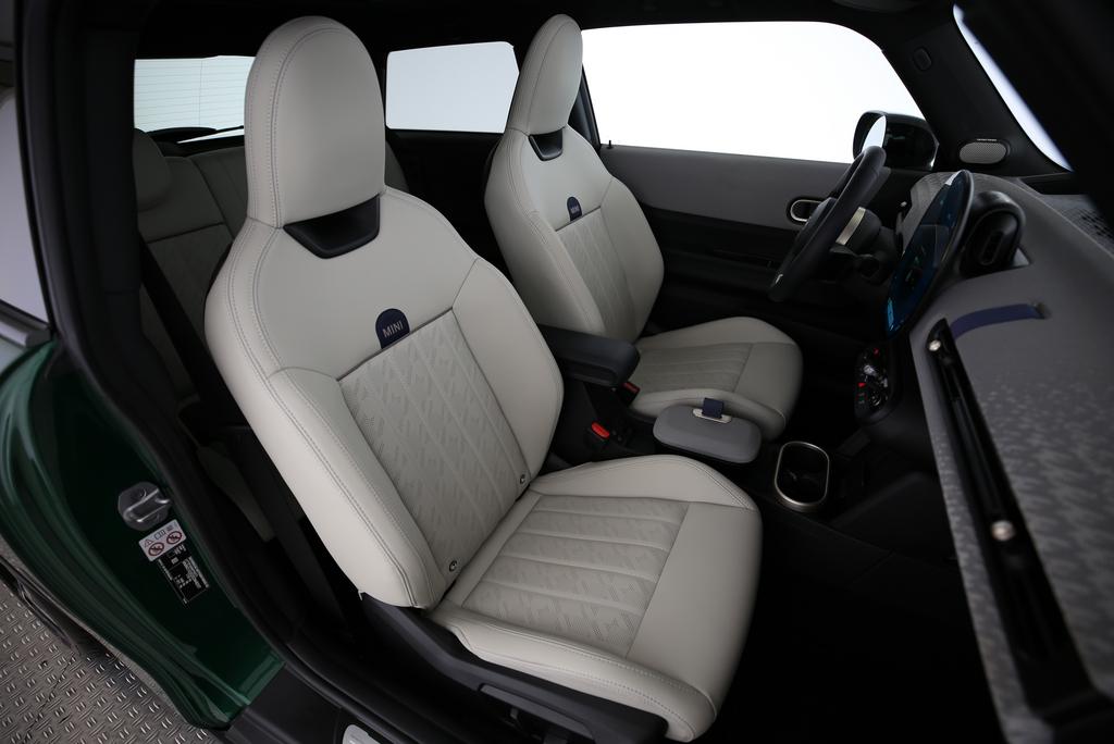 MINI F66 2.0i Cooper S-image-12