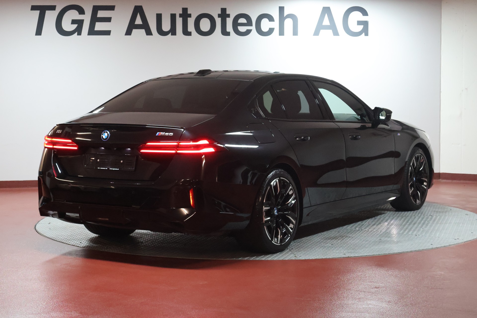 BMW i5 M60 xDrive M Sport Pro-image-19