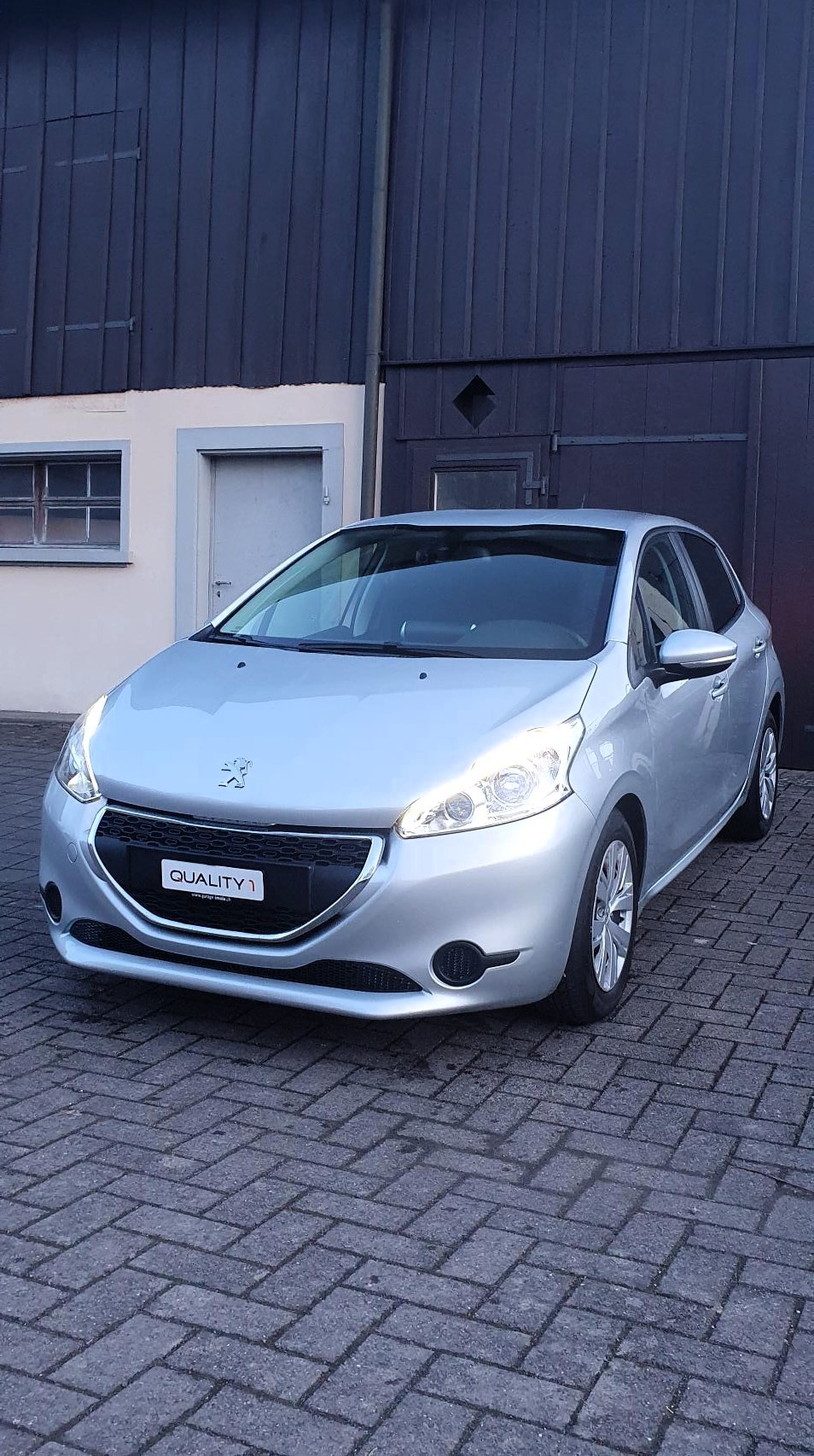 PEUGEOT 208 1.4 e-HDi Active EGS5