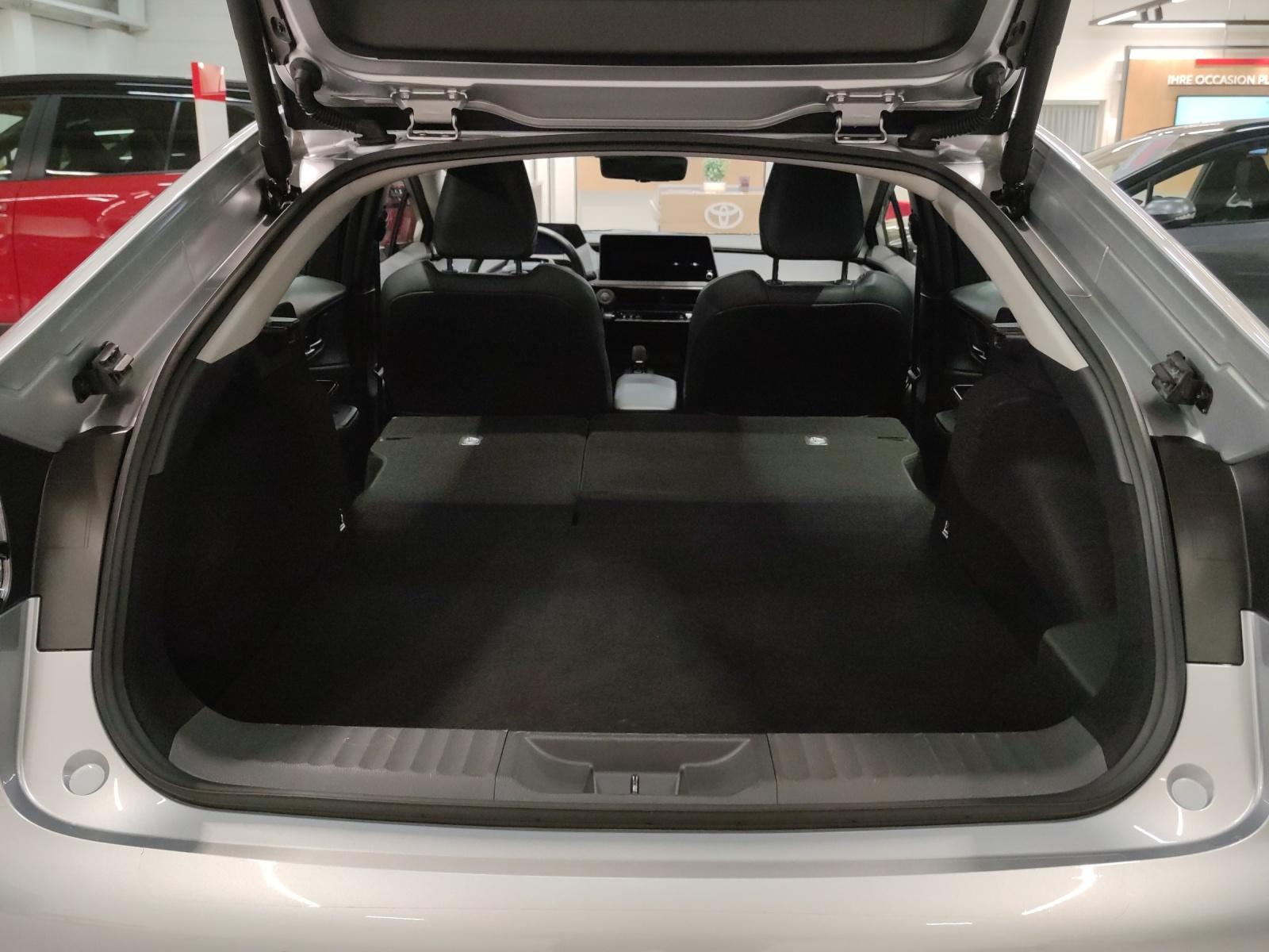 TOYOTA Prius 2.0 Plug-In-Hybrid Premium-image-6