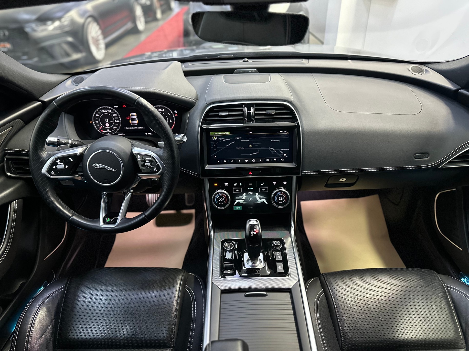 JAGUAR XE 30t 2.0 R-Sport AWD Automatic-image-15