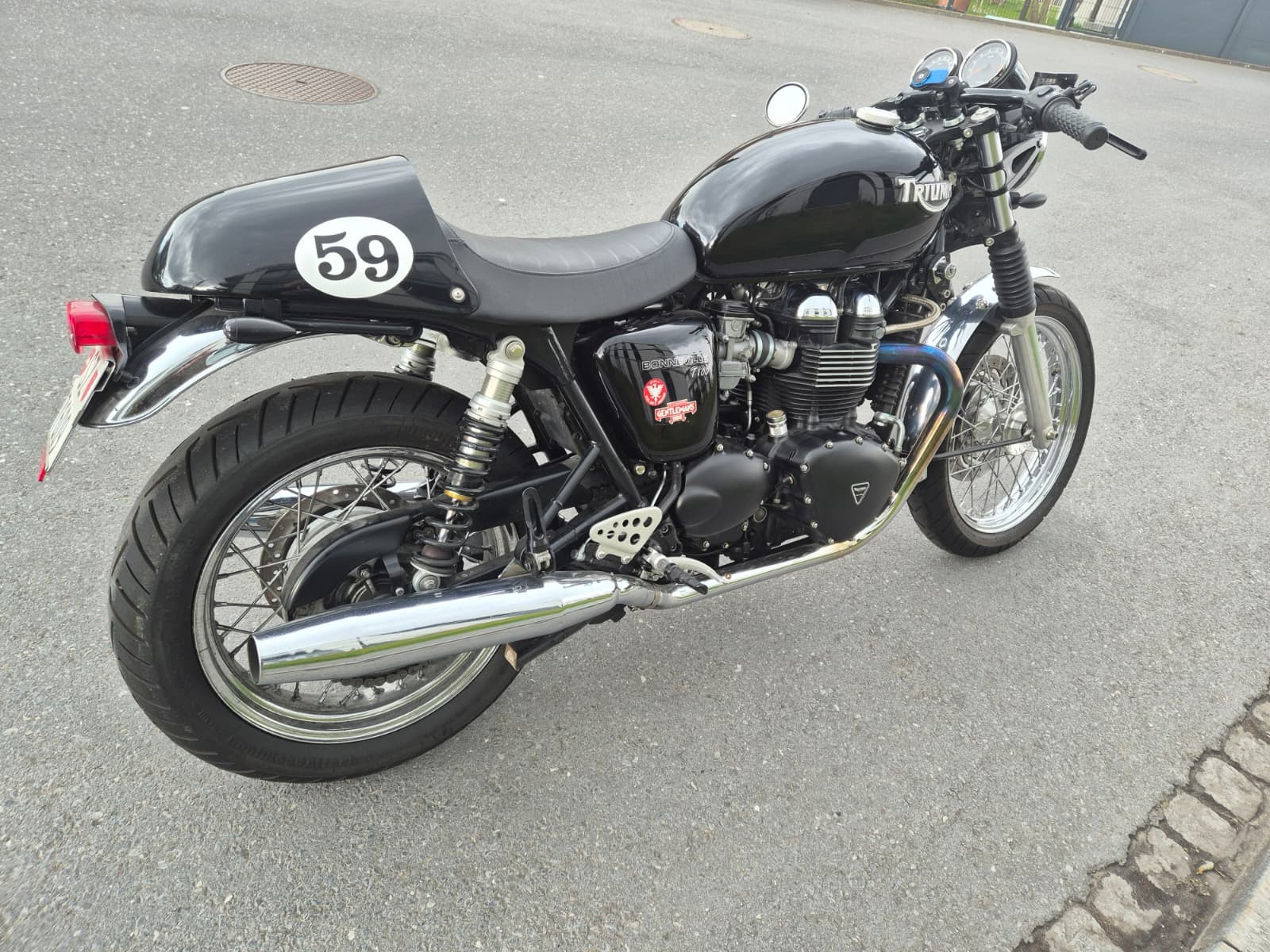 TRIUMPH Bonneville 900 i T 100-image-2