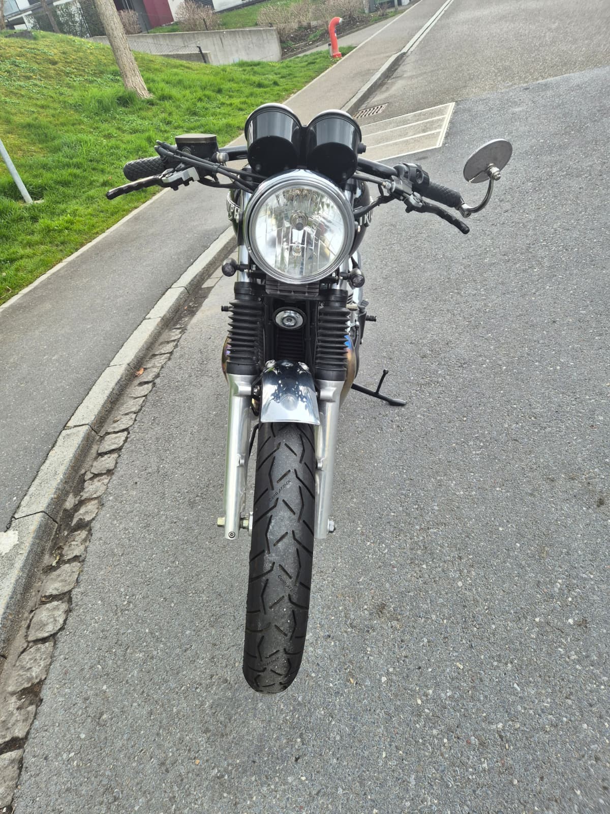 TRIUMPH Bonneville 900 i T 100-image-4