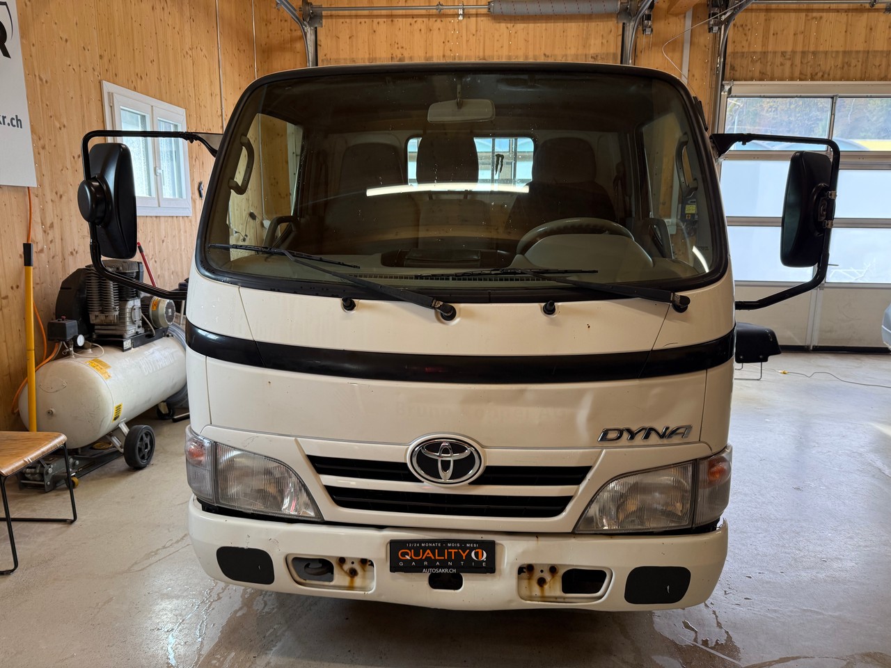 TOYOTA Dyna 150 3.0D-4D-showroom-element-1