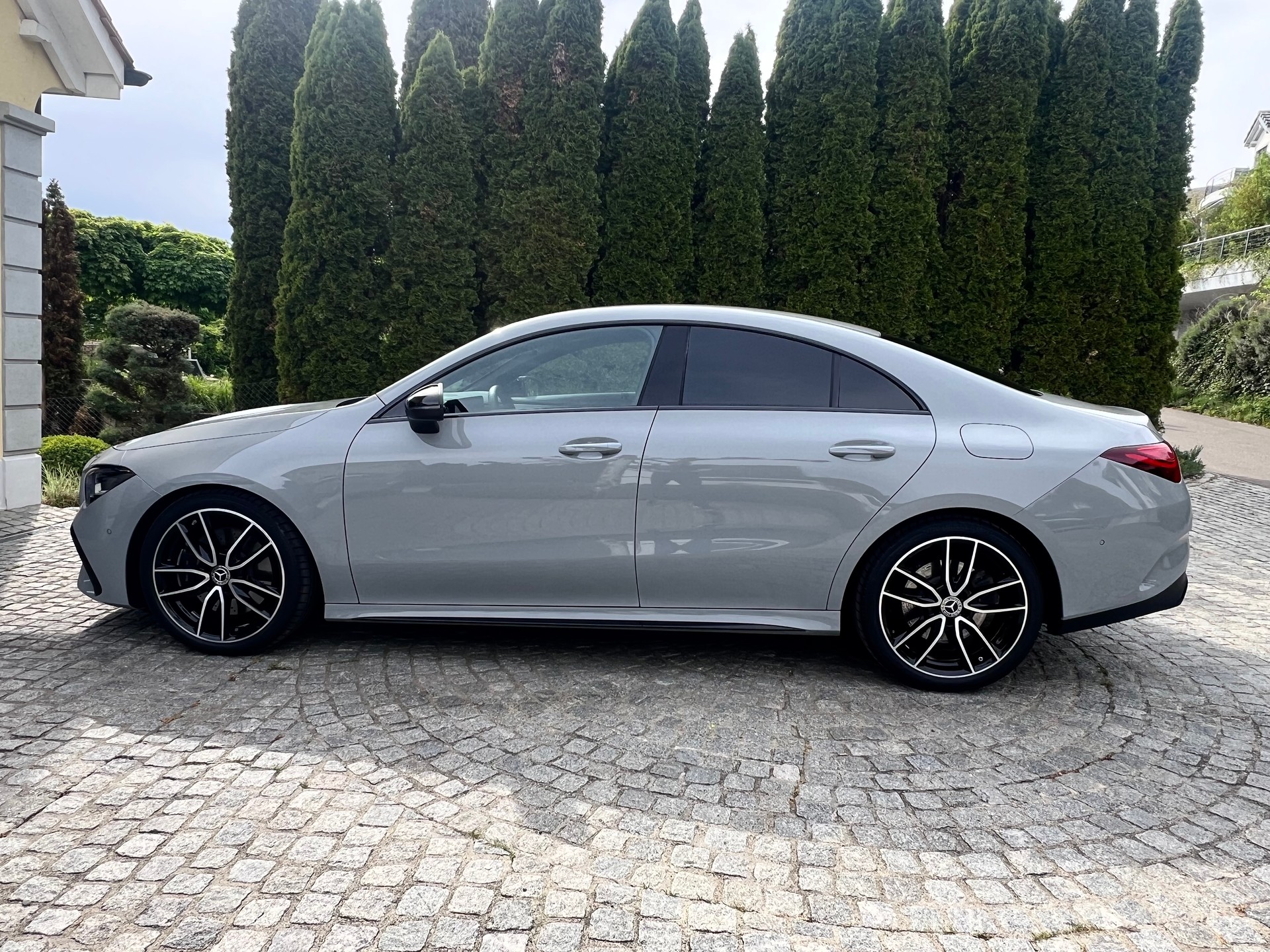MERCEDES-BENZ CLA250 4M AMG Edition-showroom-element-1
