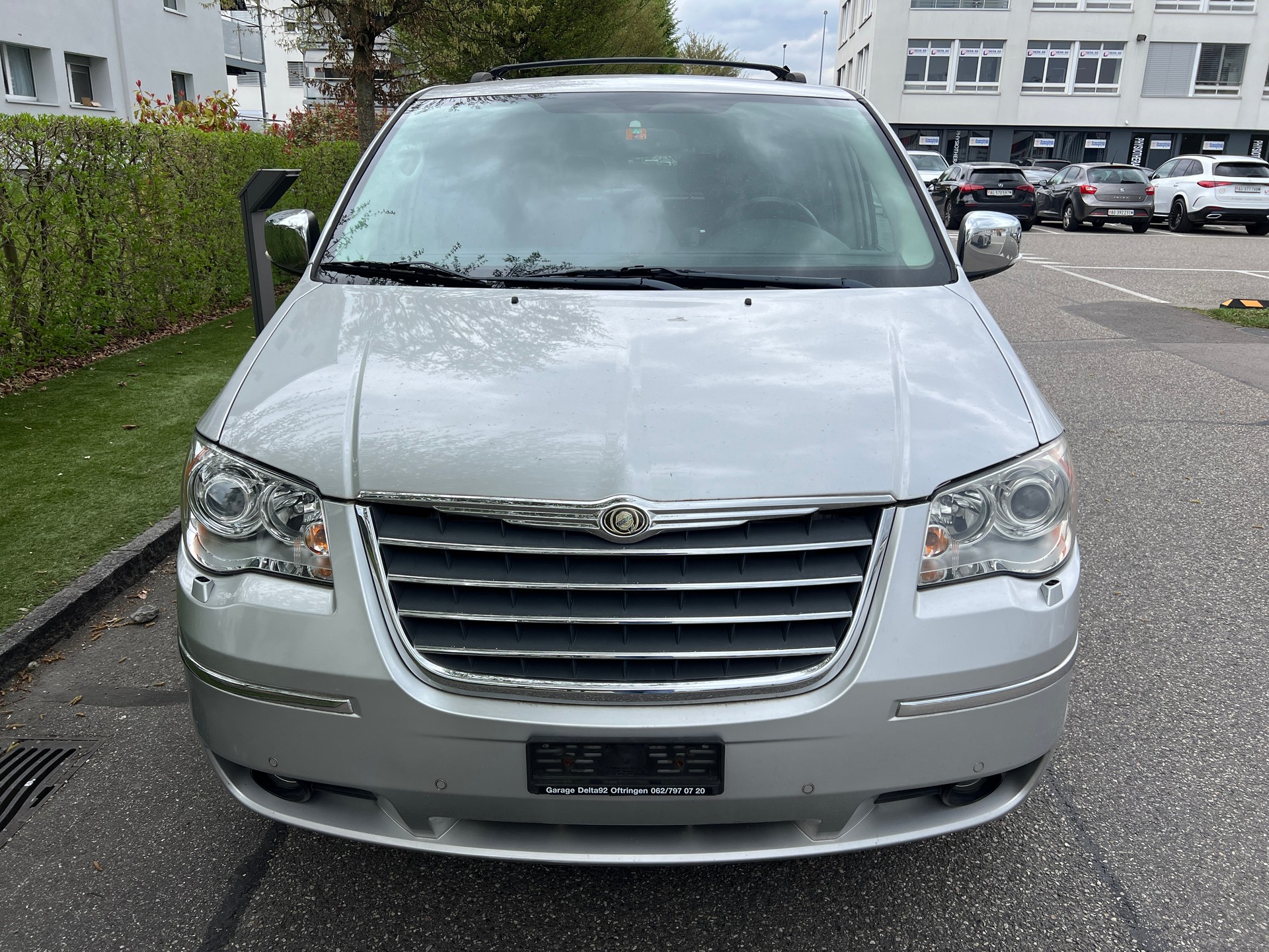 CHRYSLER Grand Voyager 3.8 Limited Automatic-image-1