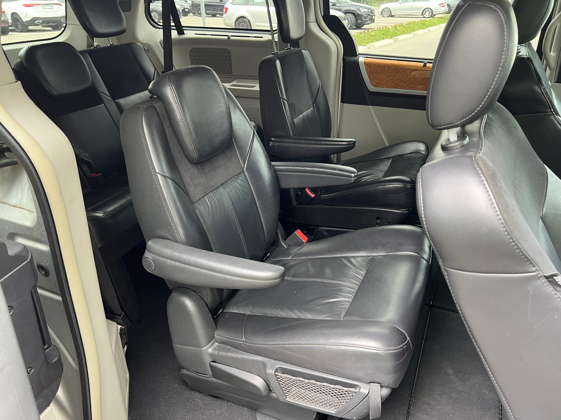 CHRYSLER Grand Voyager 3.8 Limited Automatic-image-11