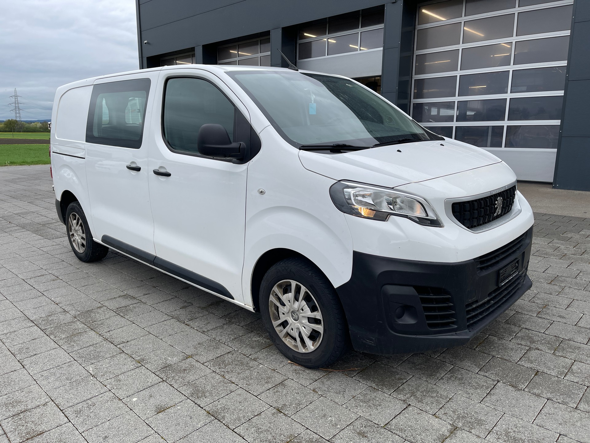 PEUGEOT Expert 2.0 BlueHDi 120 S&S Allure Standard-image-6