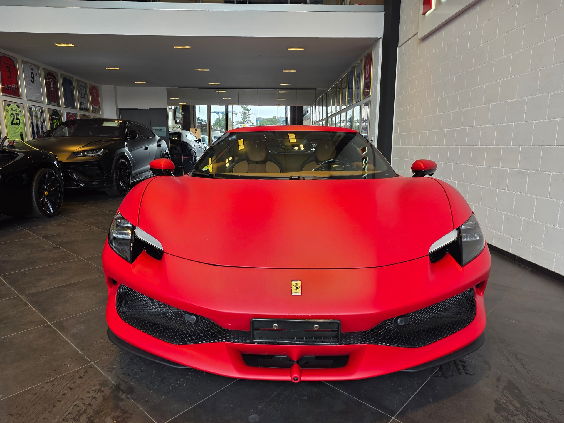 FERRARI 296 GTB-showroom-element-1