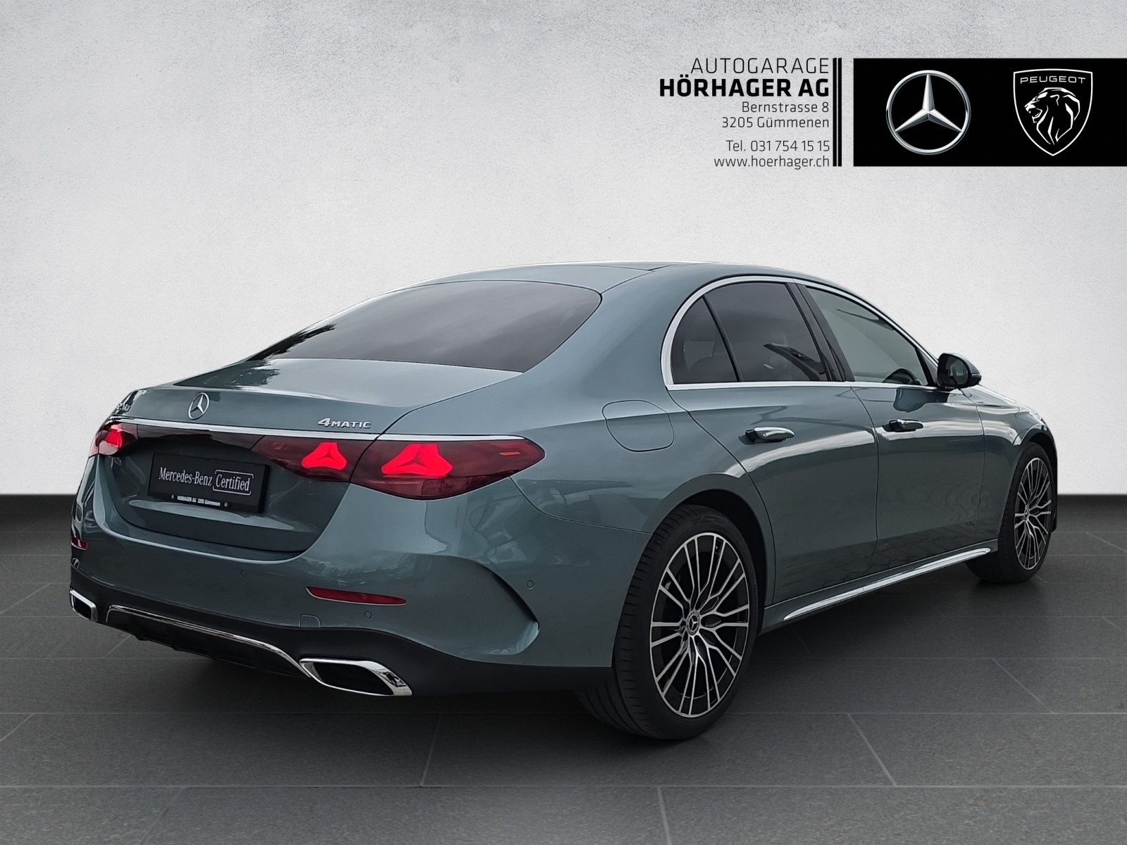 MERCEDES-BENZ E 220 d T 4Matic 9G-Tronic-showroom-element-2