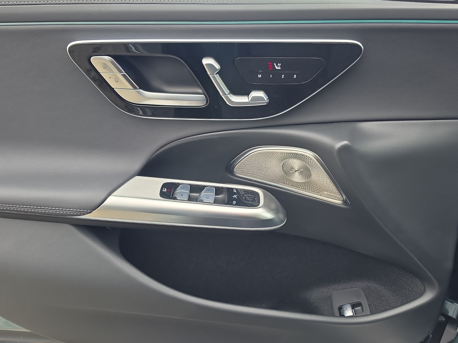 MERCEDES-BENZ E 220 d T 4Matic 9G-Tronic-image-12
